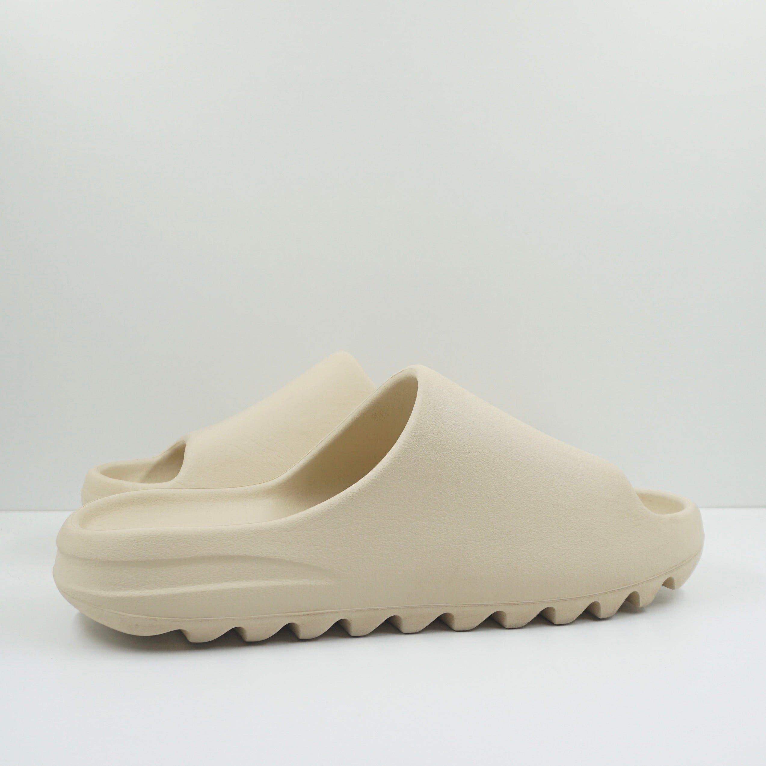 Adidas Yeezy Slide Bone (2022/2023 Restock)