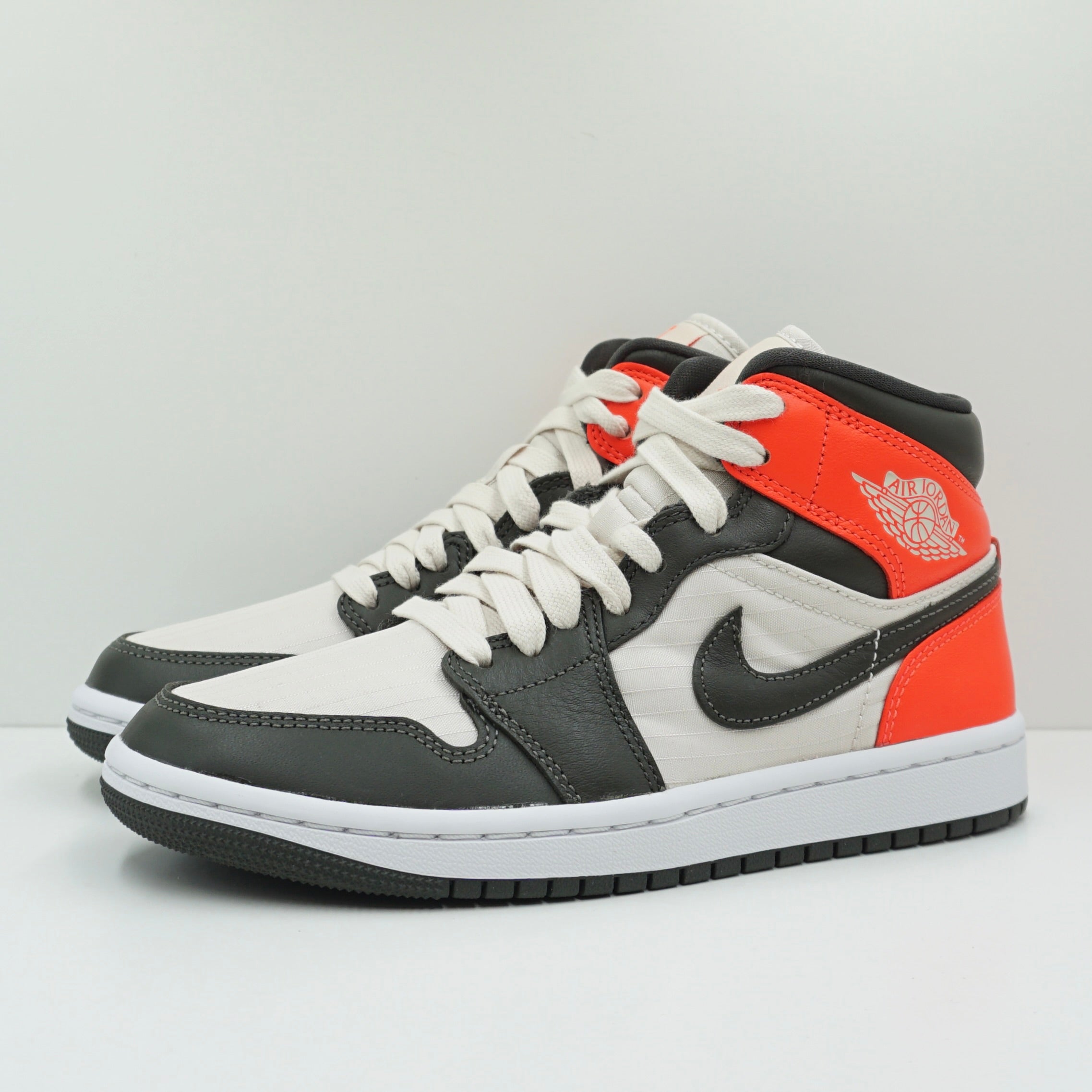 Jordan 1 Mid Newsprint Light Orewood Brown (W)