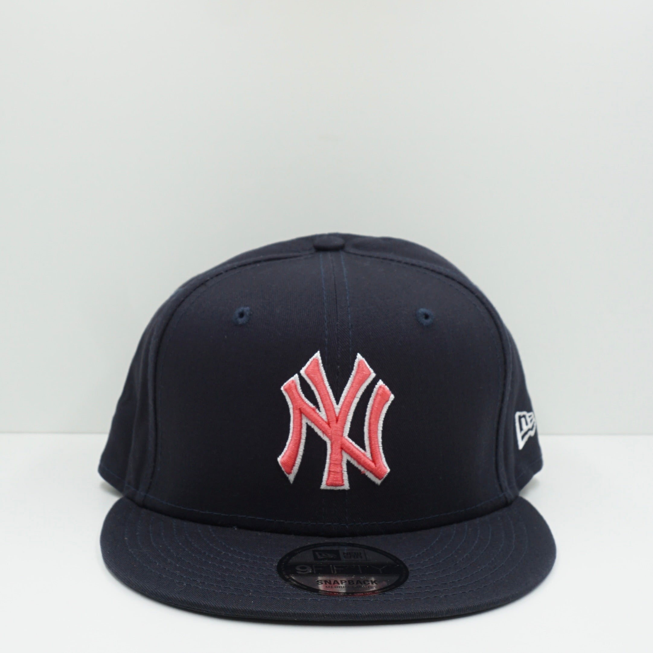 New Era New York Yankees Navy/Pink Snapback Cap