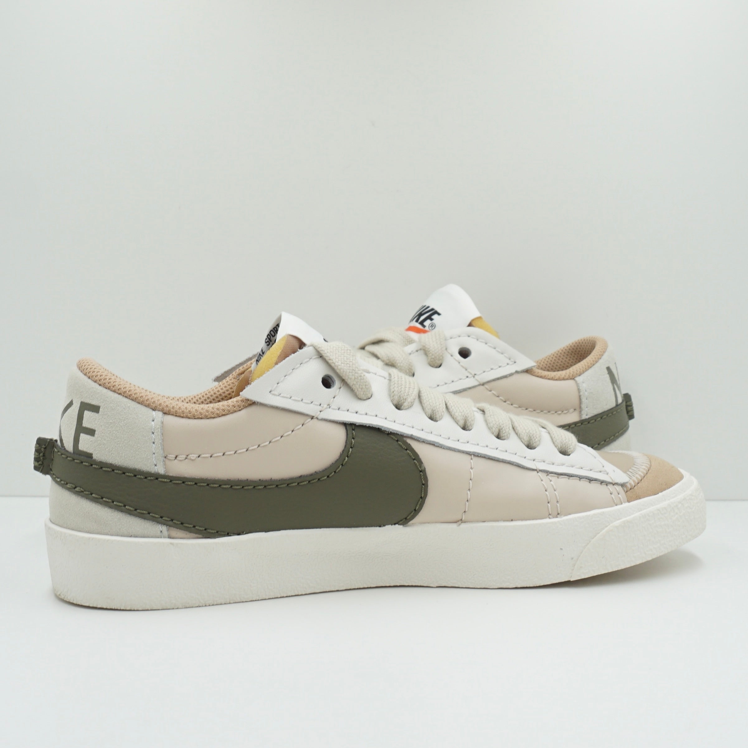 Nike Blazer Low 77 Jumbo Sanddrift Medium Olive (W)