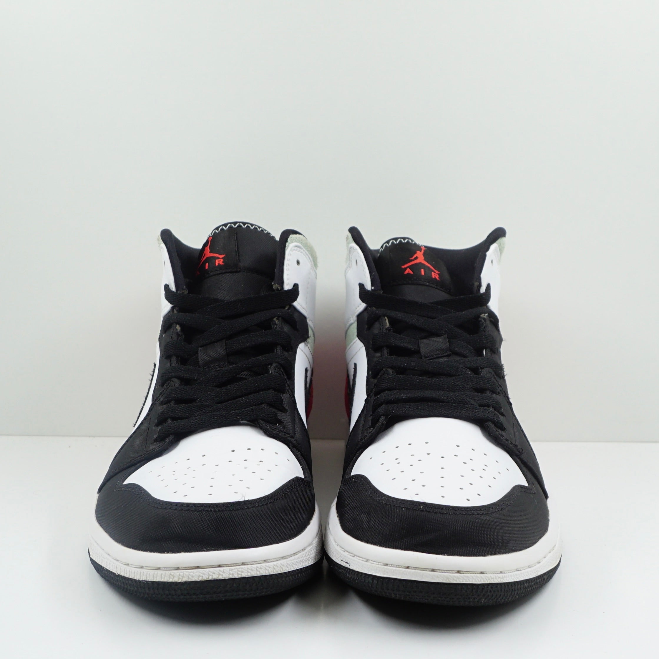Jordan 1 Mid SE Red Black Toe