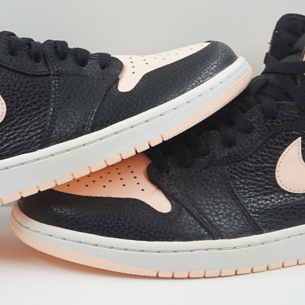 Jordan 1 Retro High Black Crimson Tint