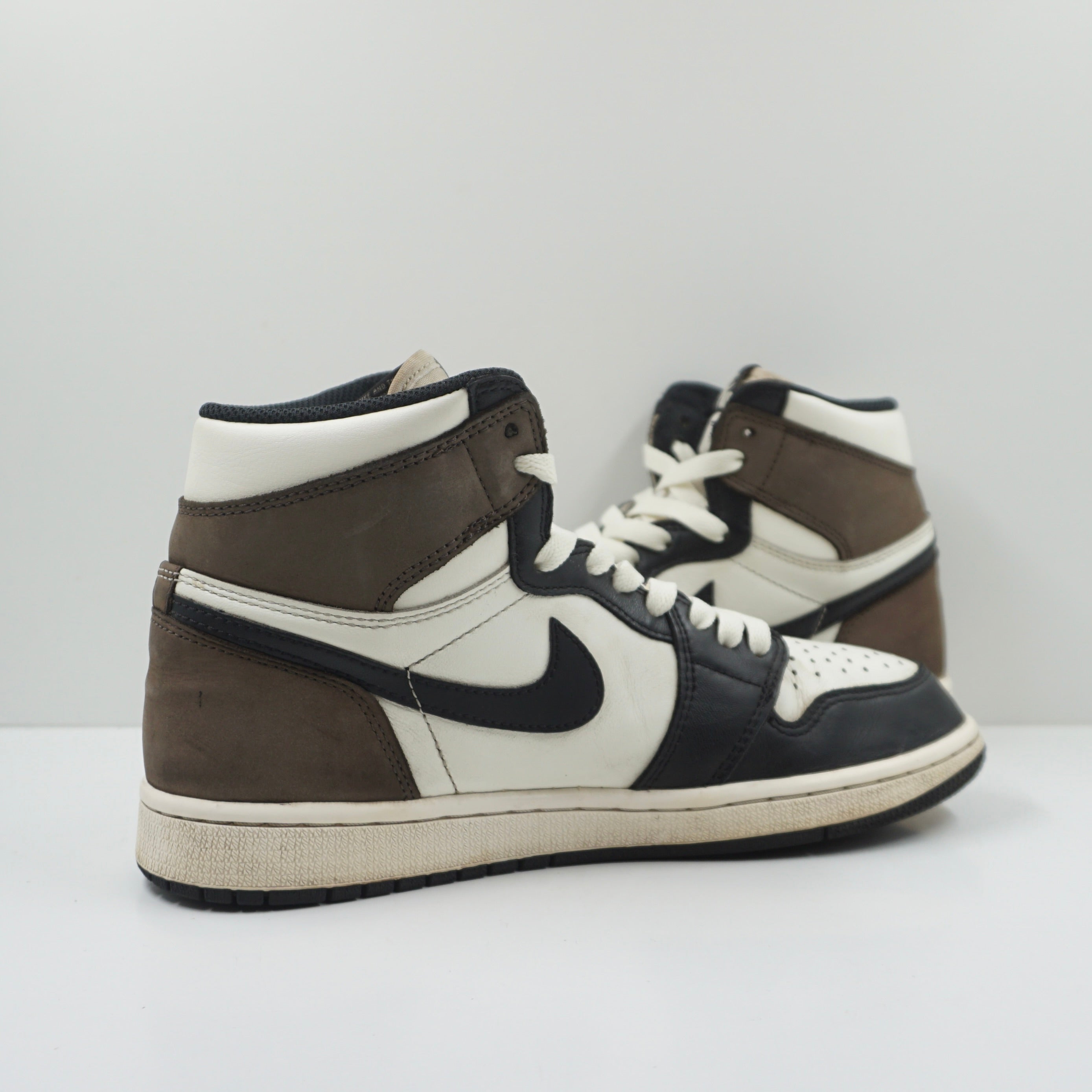 Jordan 1 Retro High Dark Mocha