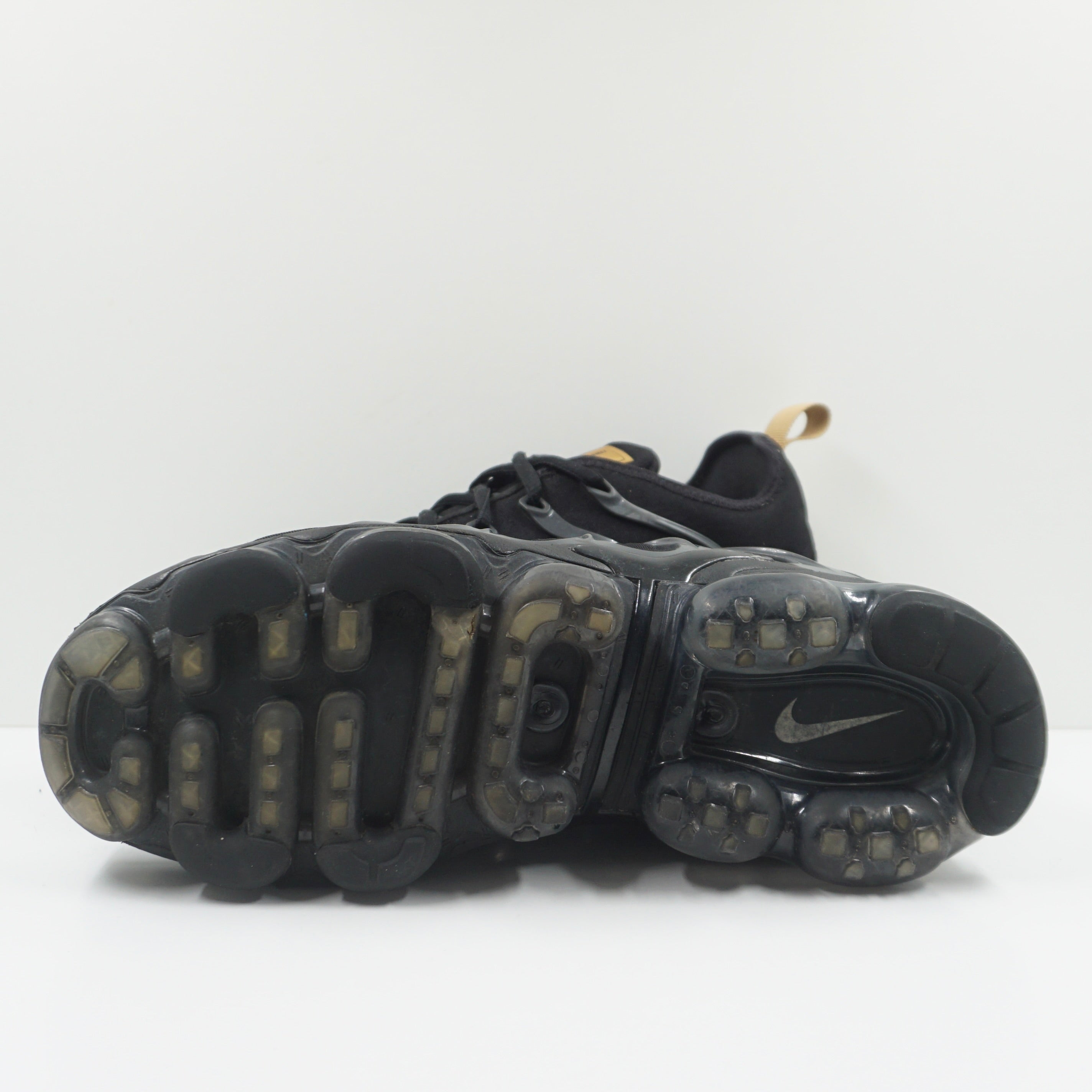 Nike Air VaporMax Plus Black Metallic Gold Anthracite