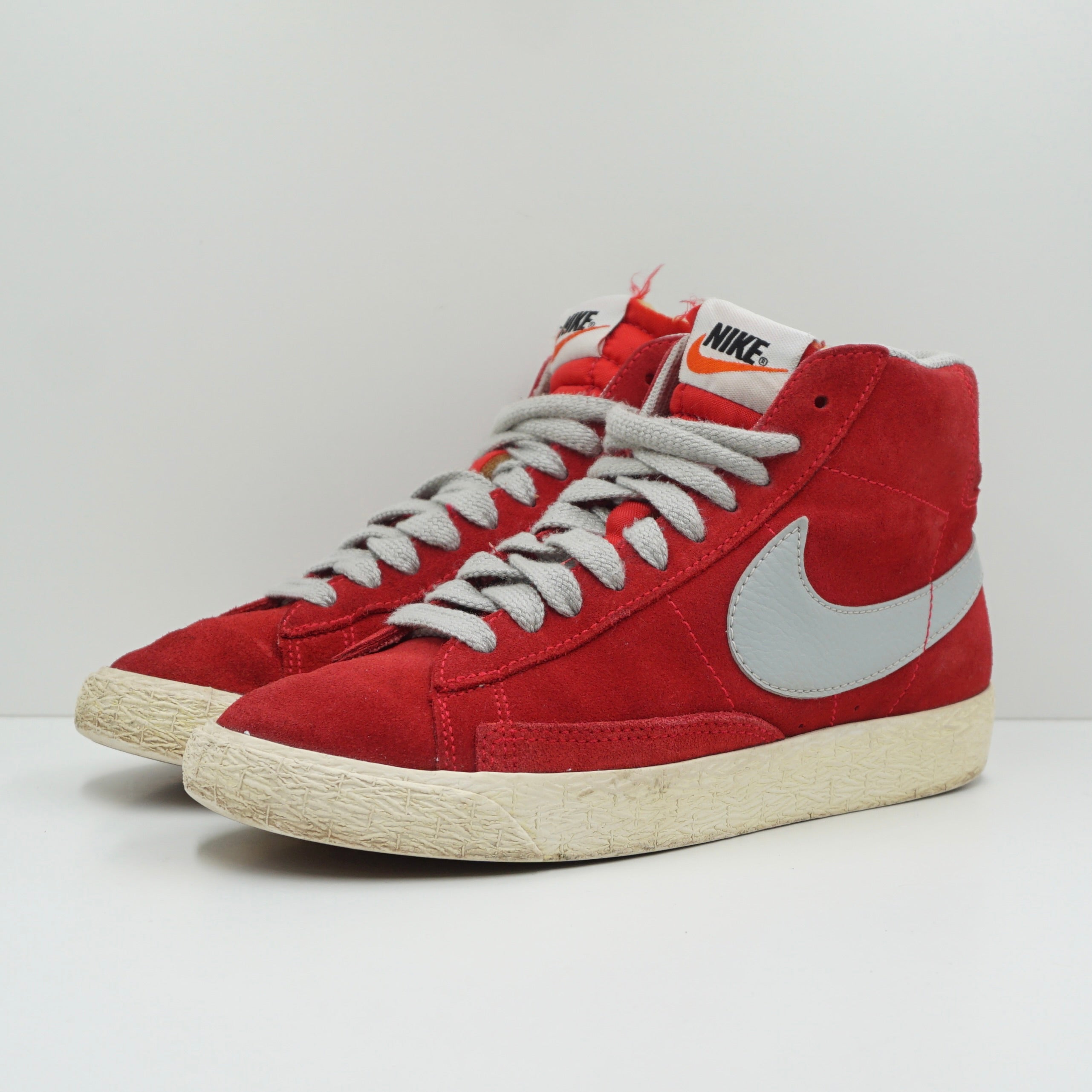 Nike Blazer Mid PRM VNTG Hyper Red Strata Grey