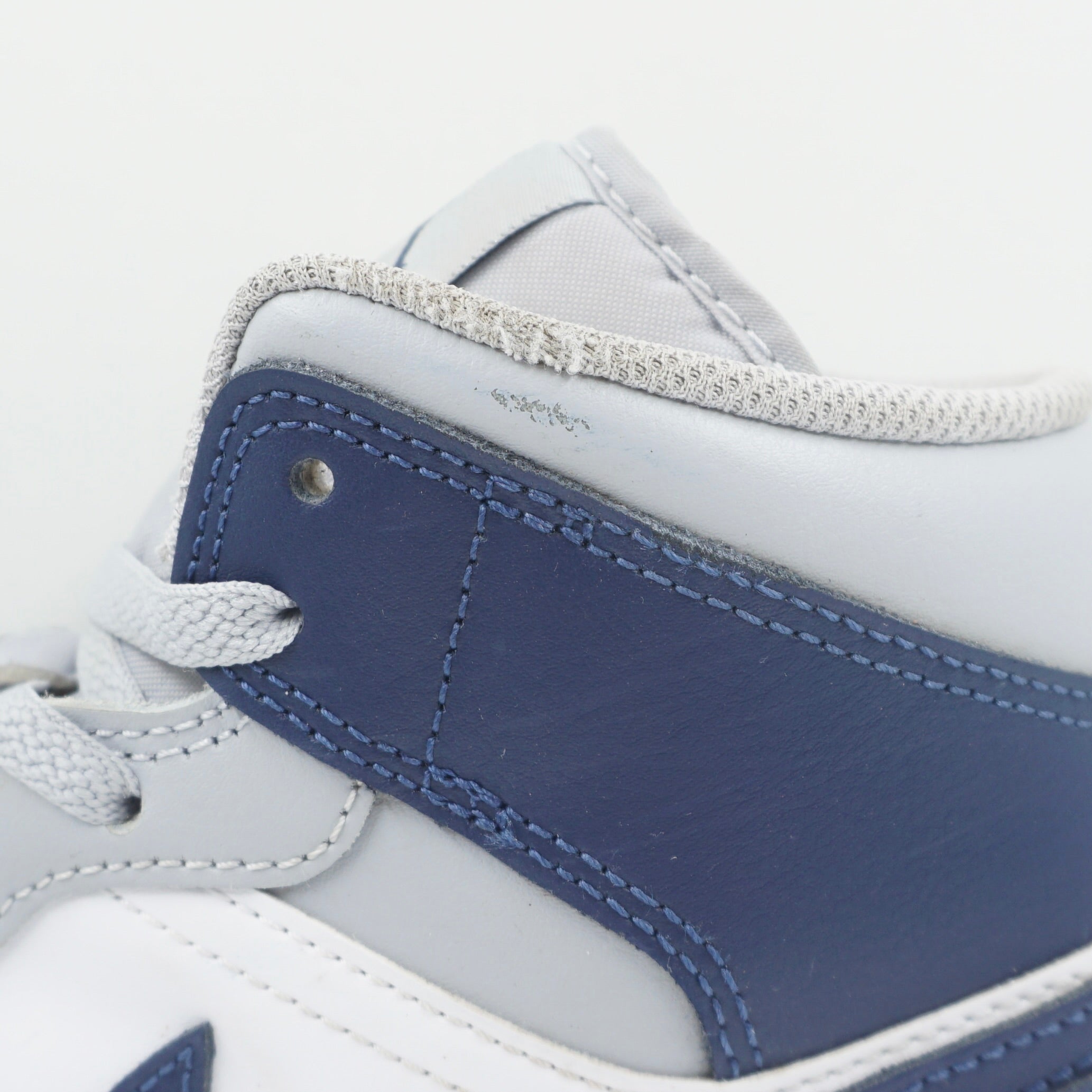 Jordan 1 Mid Wolf Grey Midnight Navy