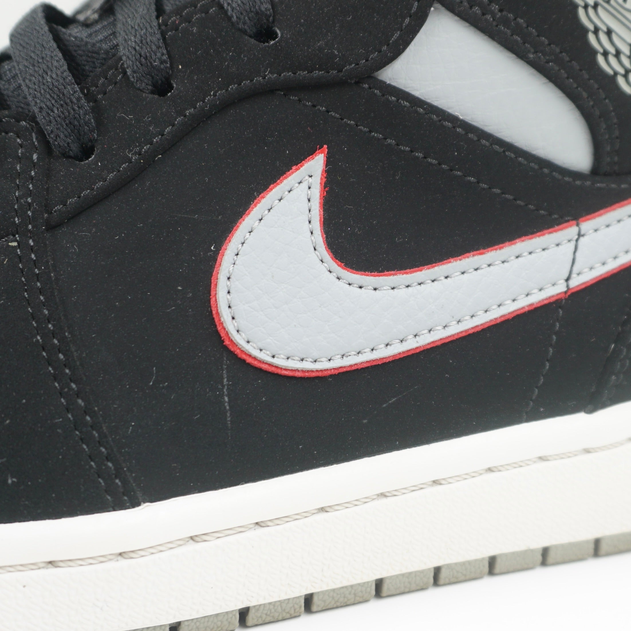 Jordan 1 Mid Black Particle Grey Gym Red