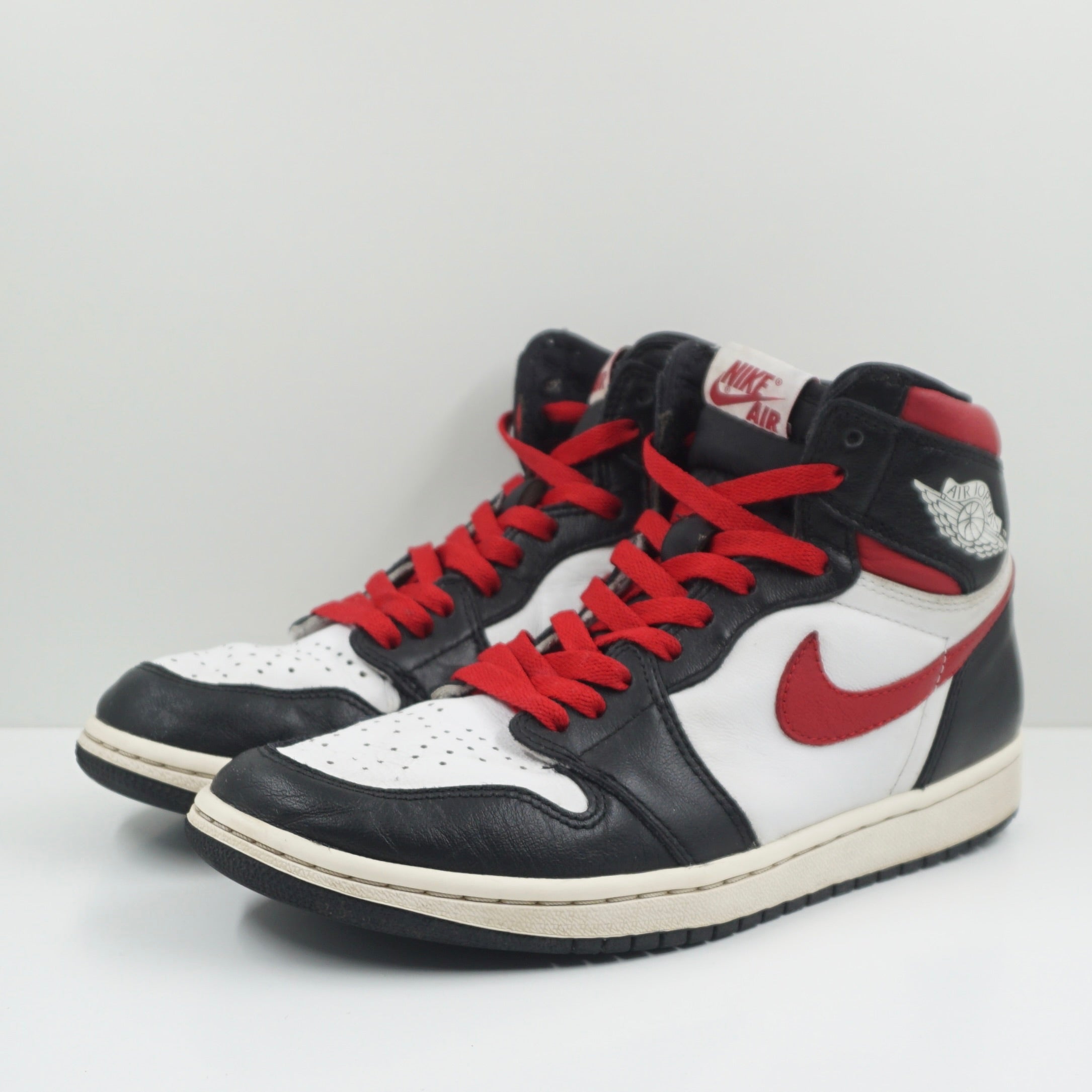 Jordan 1 Retro High Black Gym Red