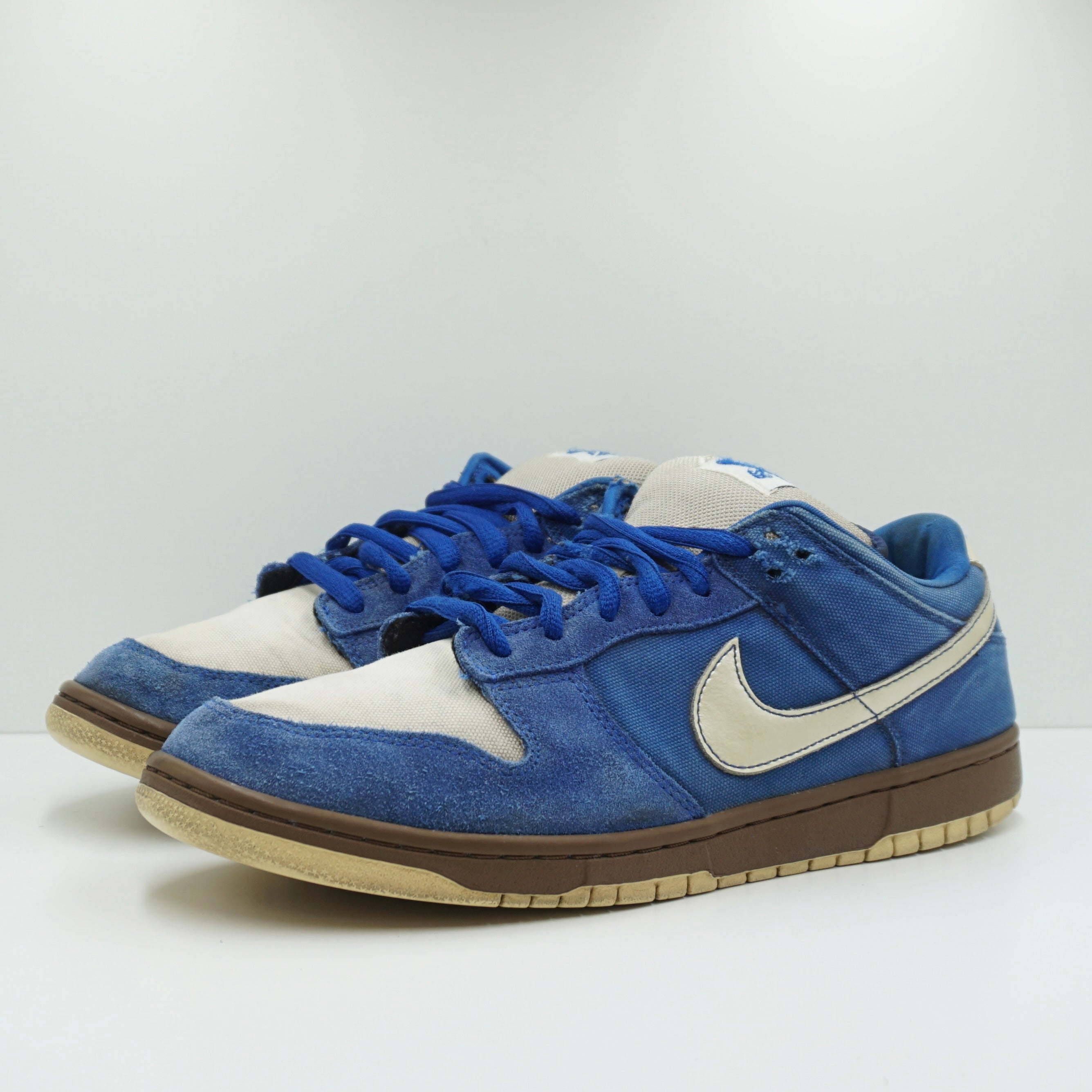 Nike SB Dunk Low Gold Rail