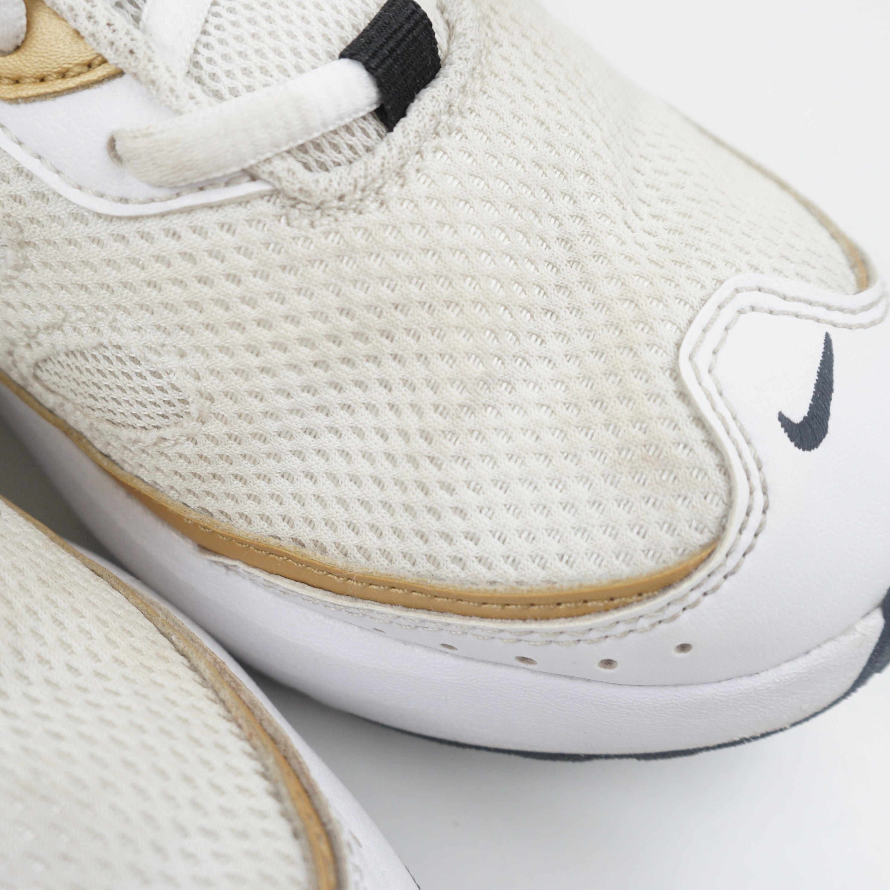 Nike Air Max AP White Metallic Gold Red (W)