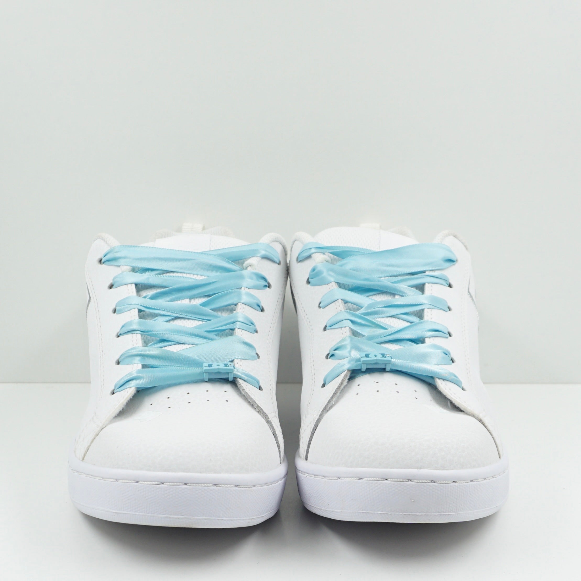 DC Court Graffik White Smooth (W)