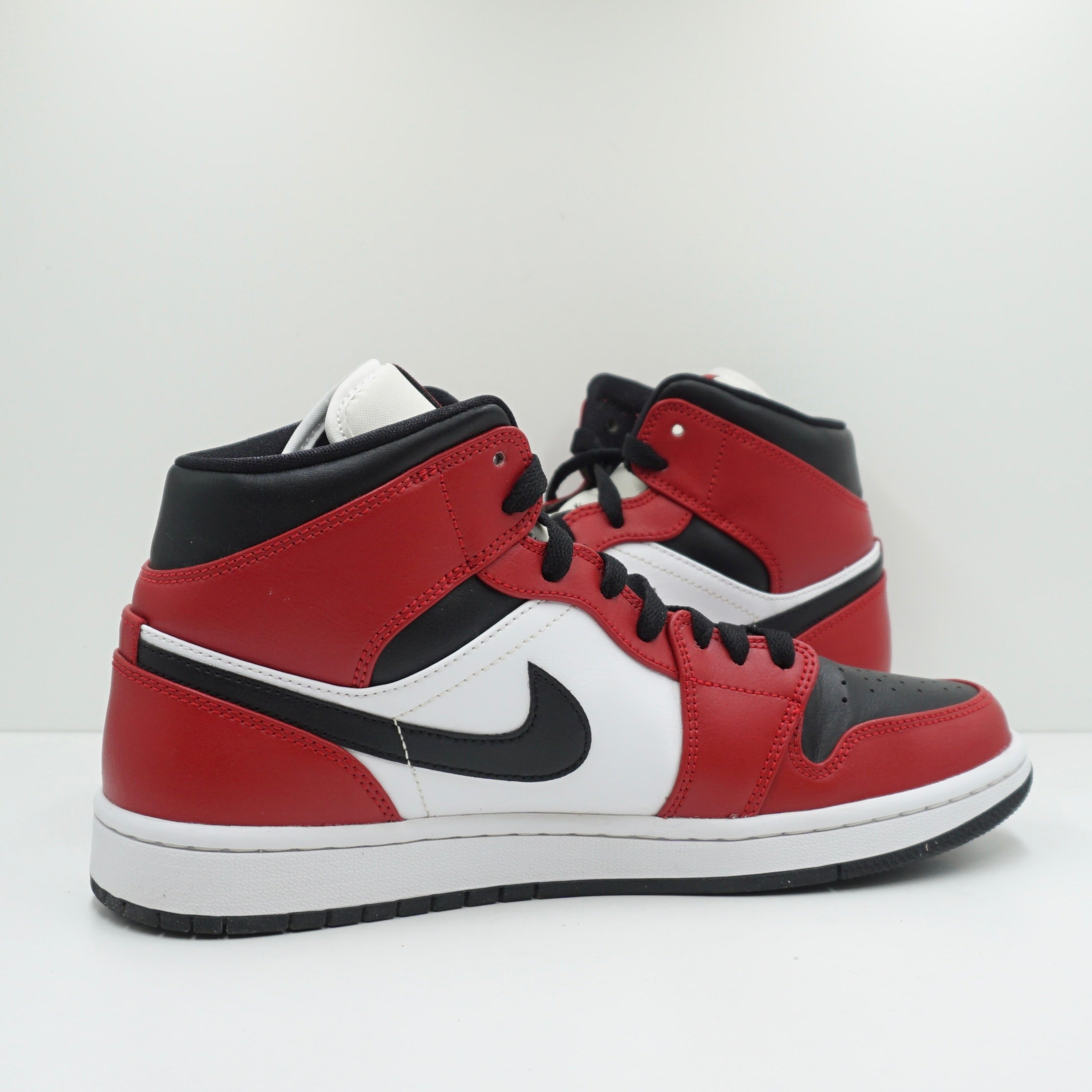 Jordan 1 Mid Chicago Toe