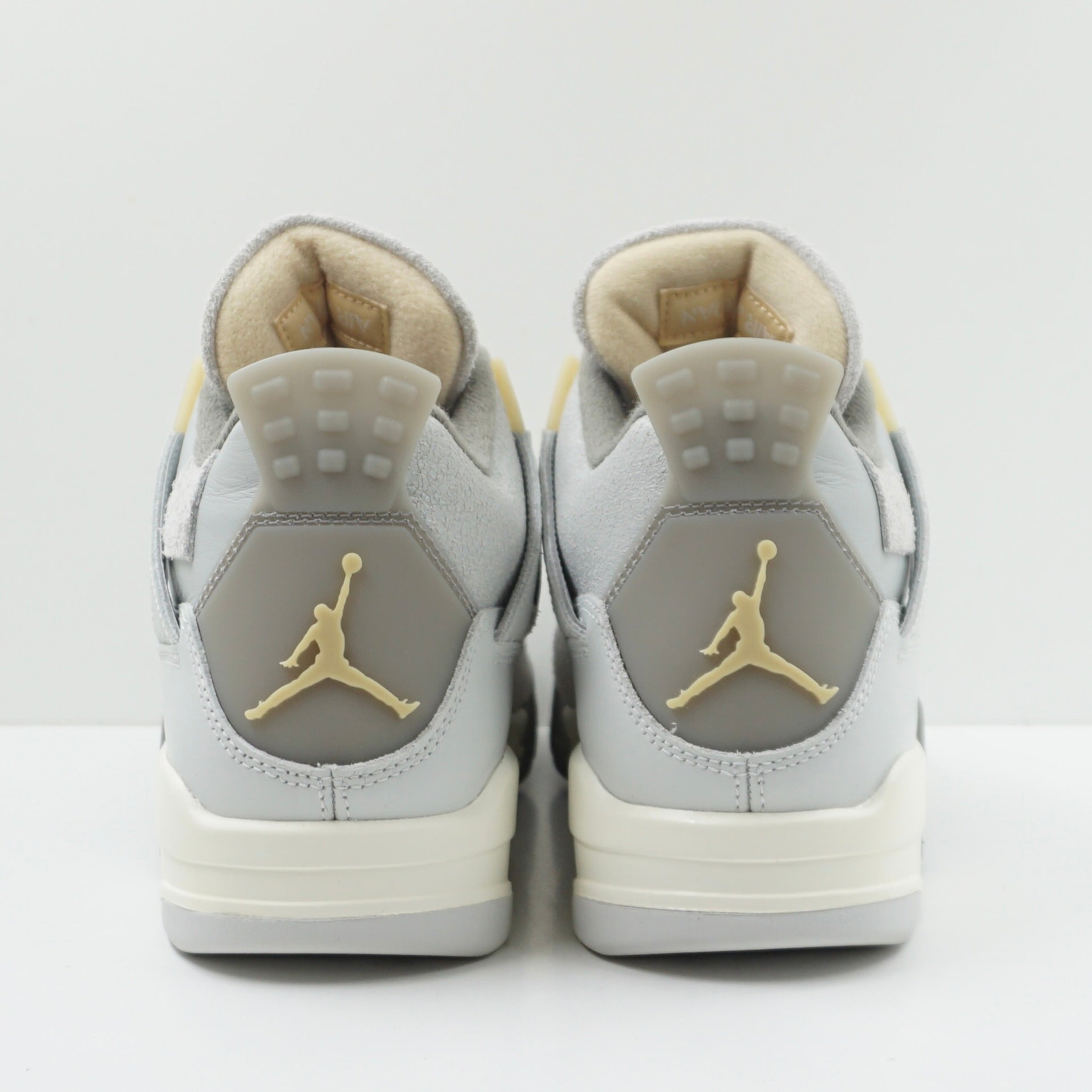 Jordan 4 Retro SE Craft Photon Dust