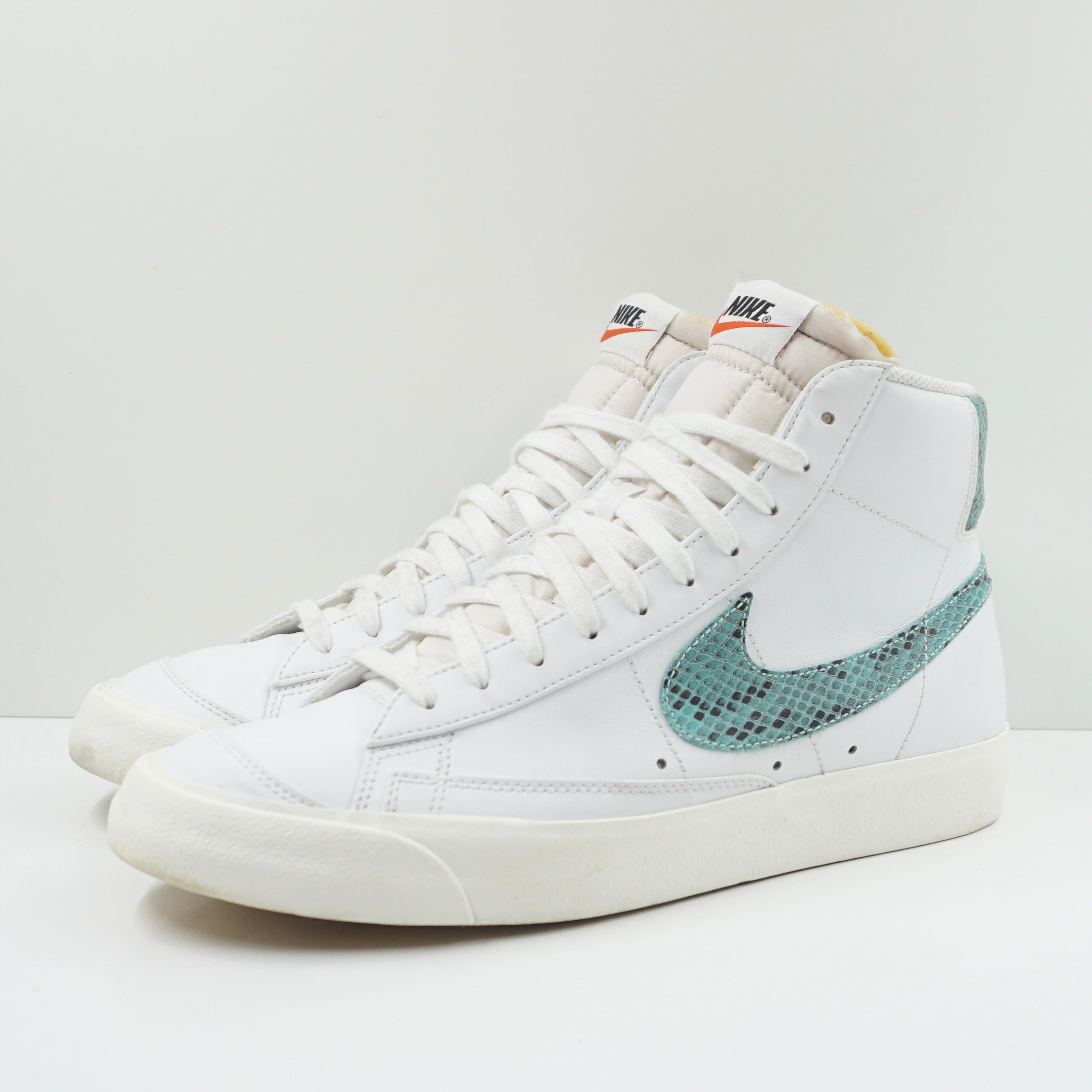 Nike Blazer Mid 77 reptile swoosh