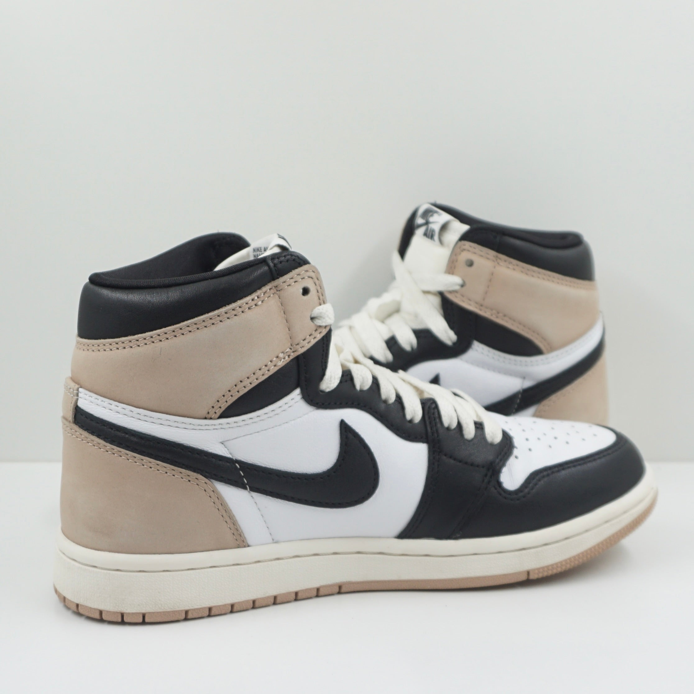 Jordan 1 Retro High OG Latte (W)