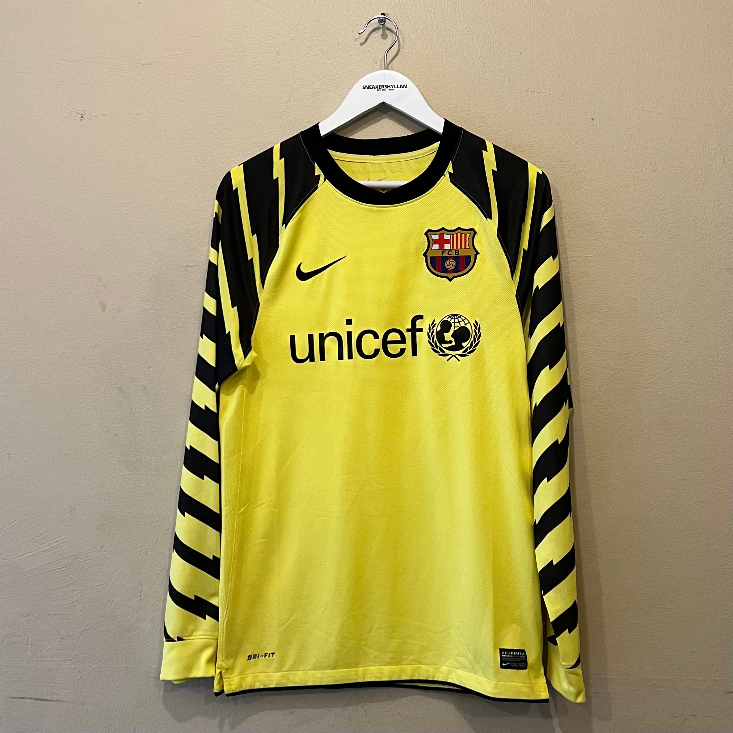 Nike FC Barcelona 2010/2011 Goalkeeper Football Jersey