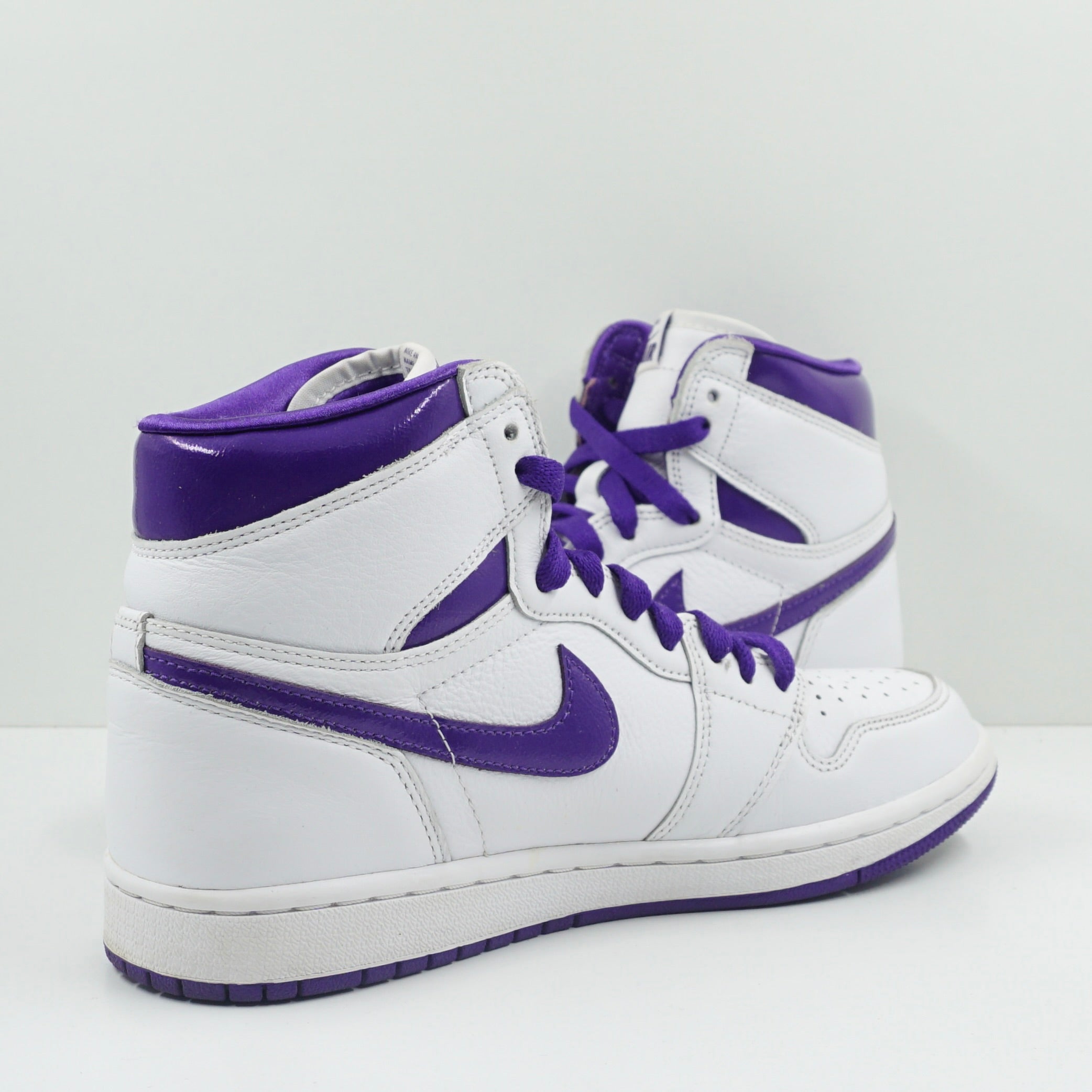 Jordan 1 Retro High Court Purple (W)