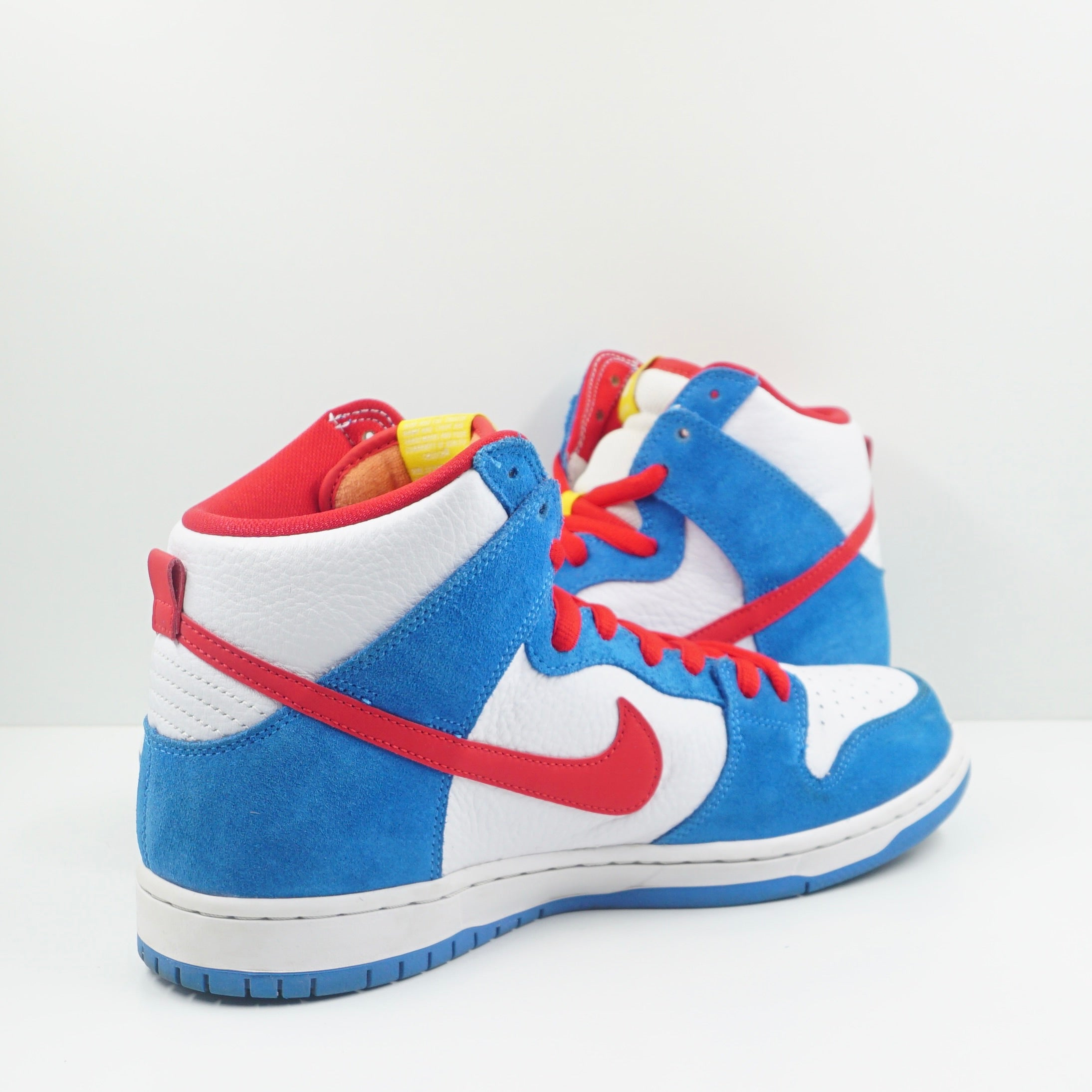Nike SB Dunk High Doraemon