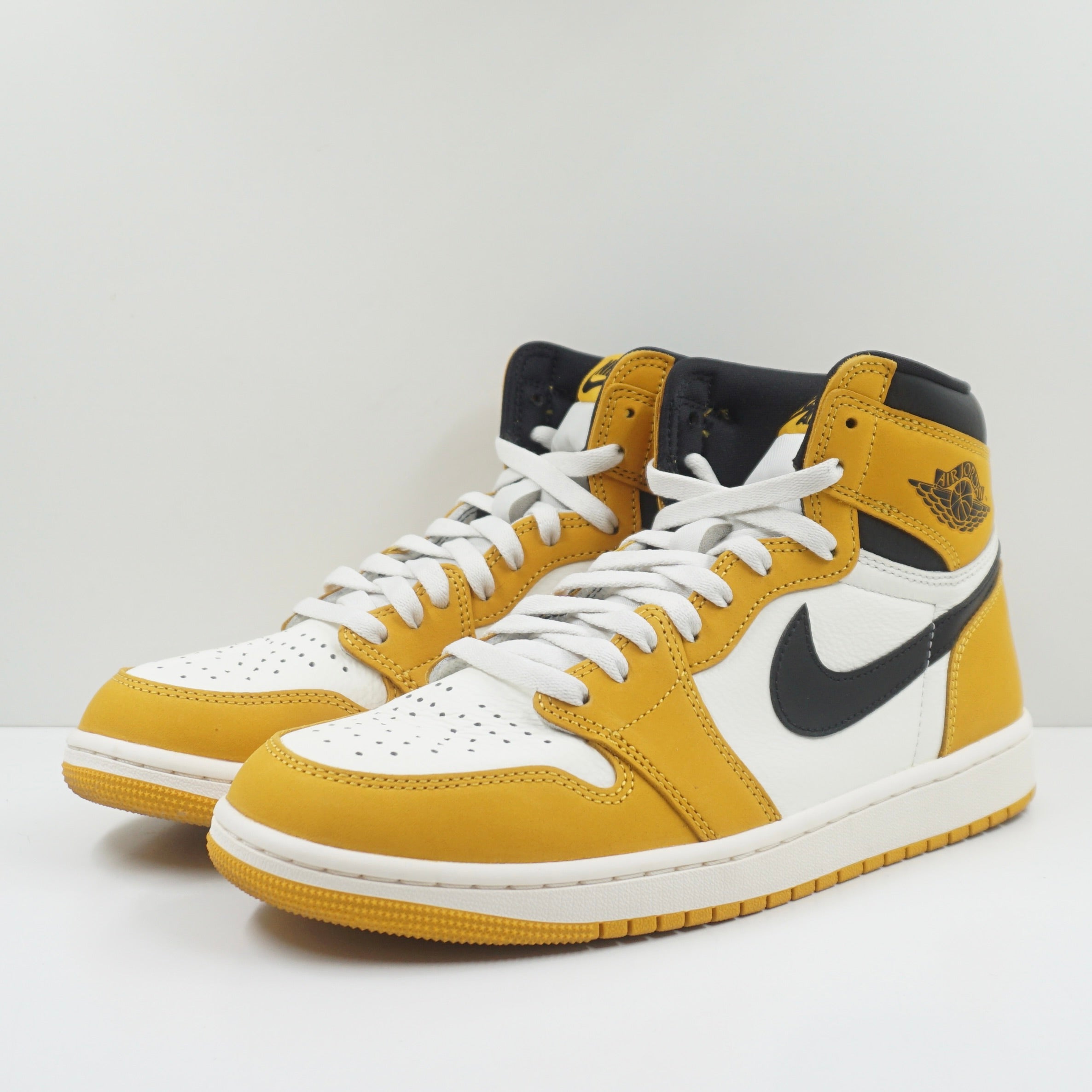 Jordan 1 Retro High OG Yellow Ochre