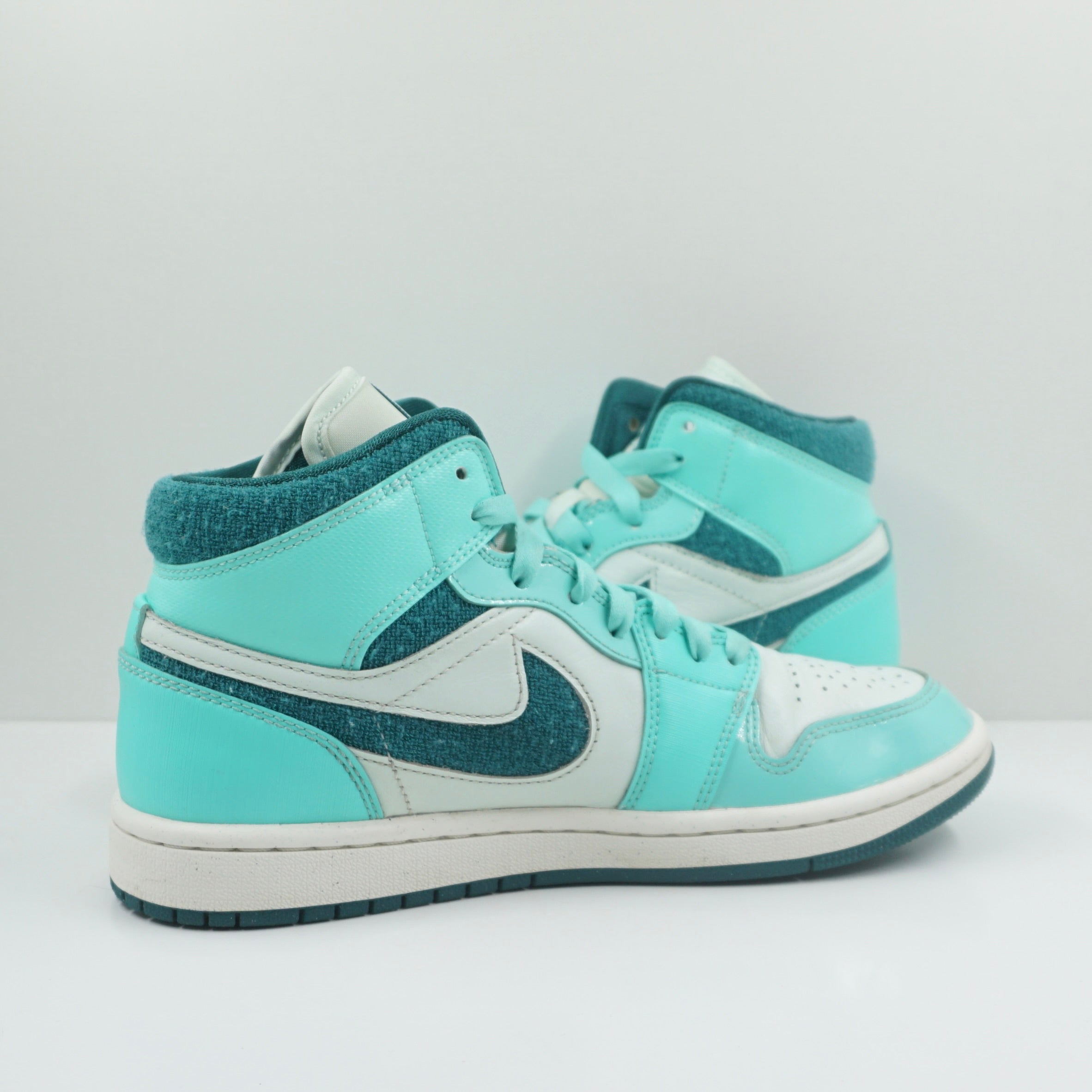 Jordan 1 Mid Chenille Bleached Turquoise (W)
