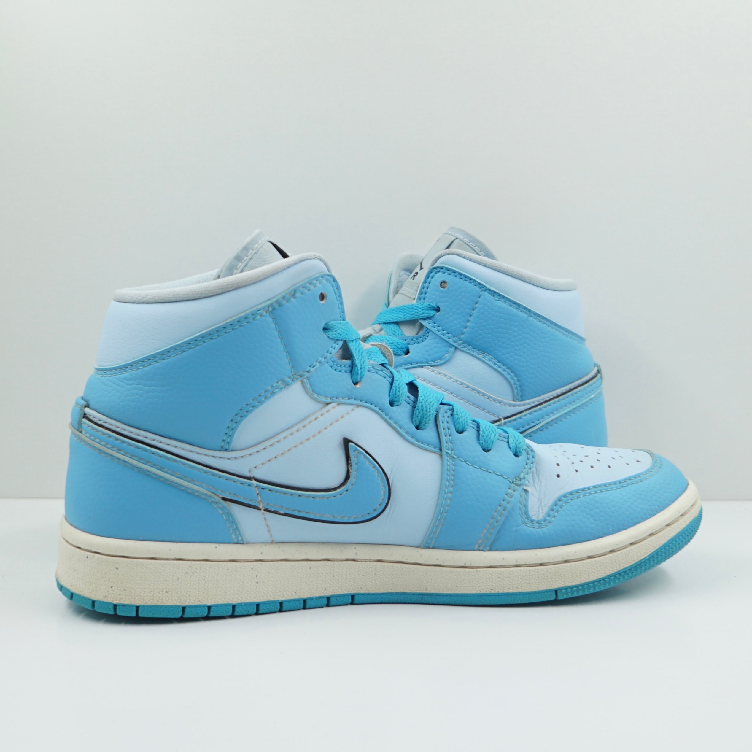 Jordan 1 Mid SE Ice Blue (W)