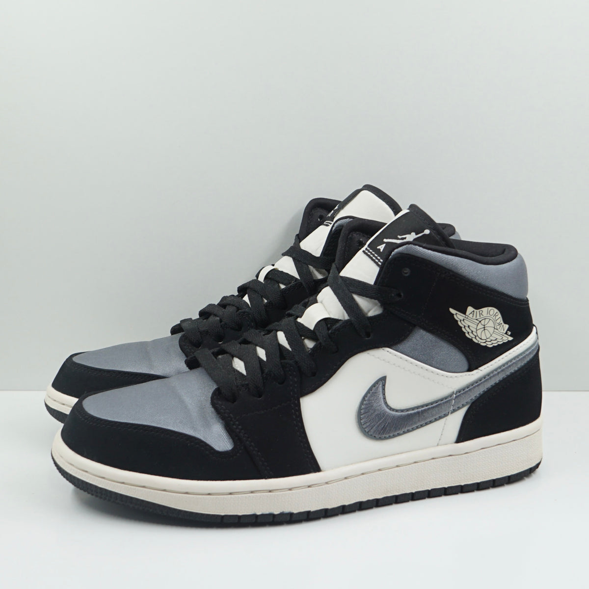Jordan 1 Mid Satin Grey Toe