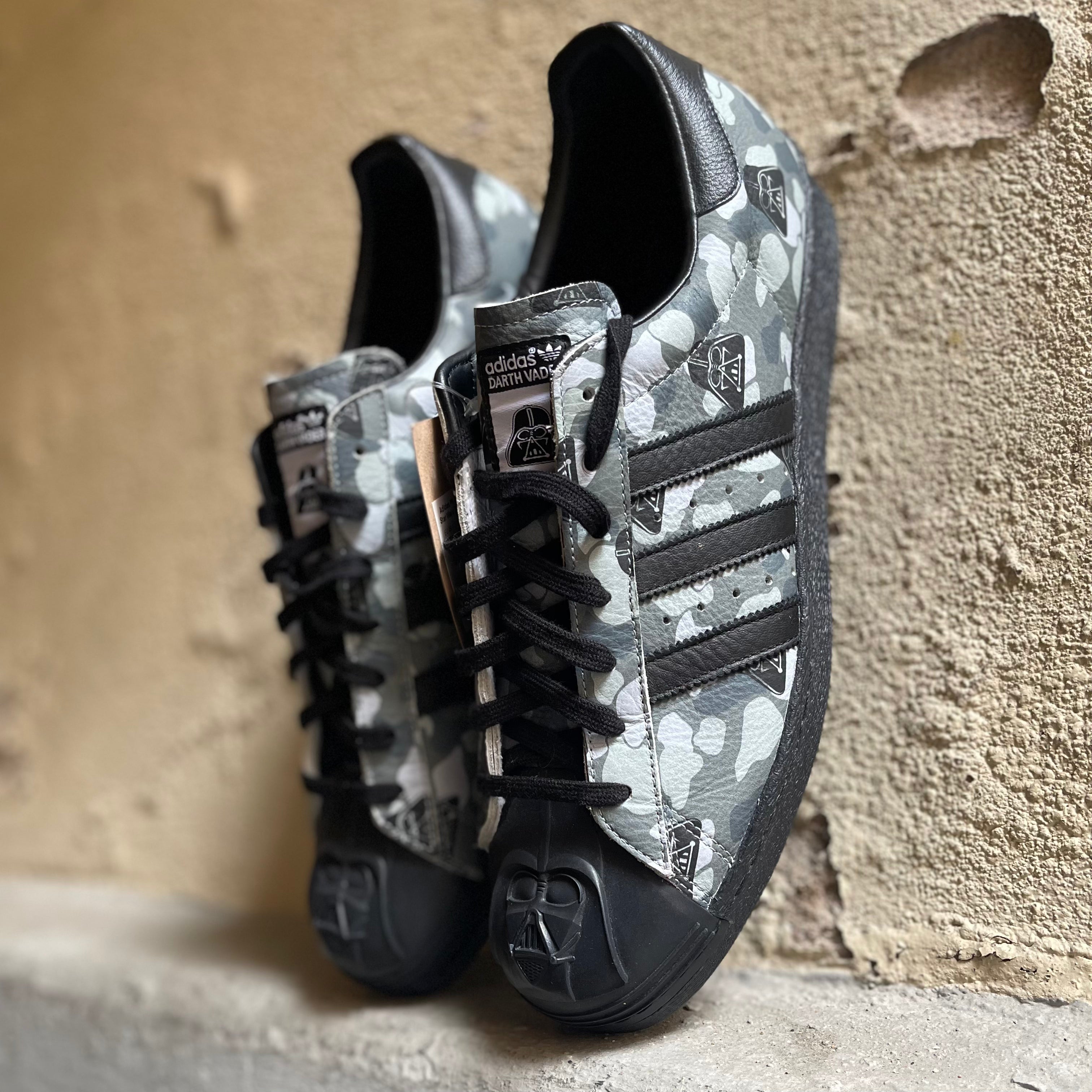 Adidas MI Superstar Star Wars Darth Vader Superstar (2015)