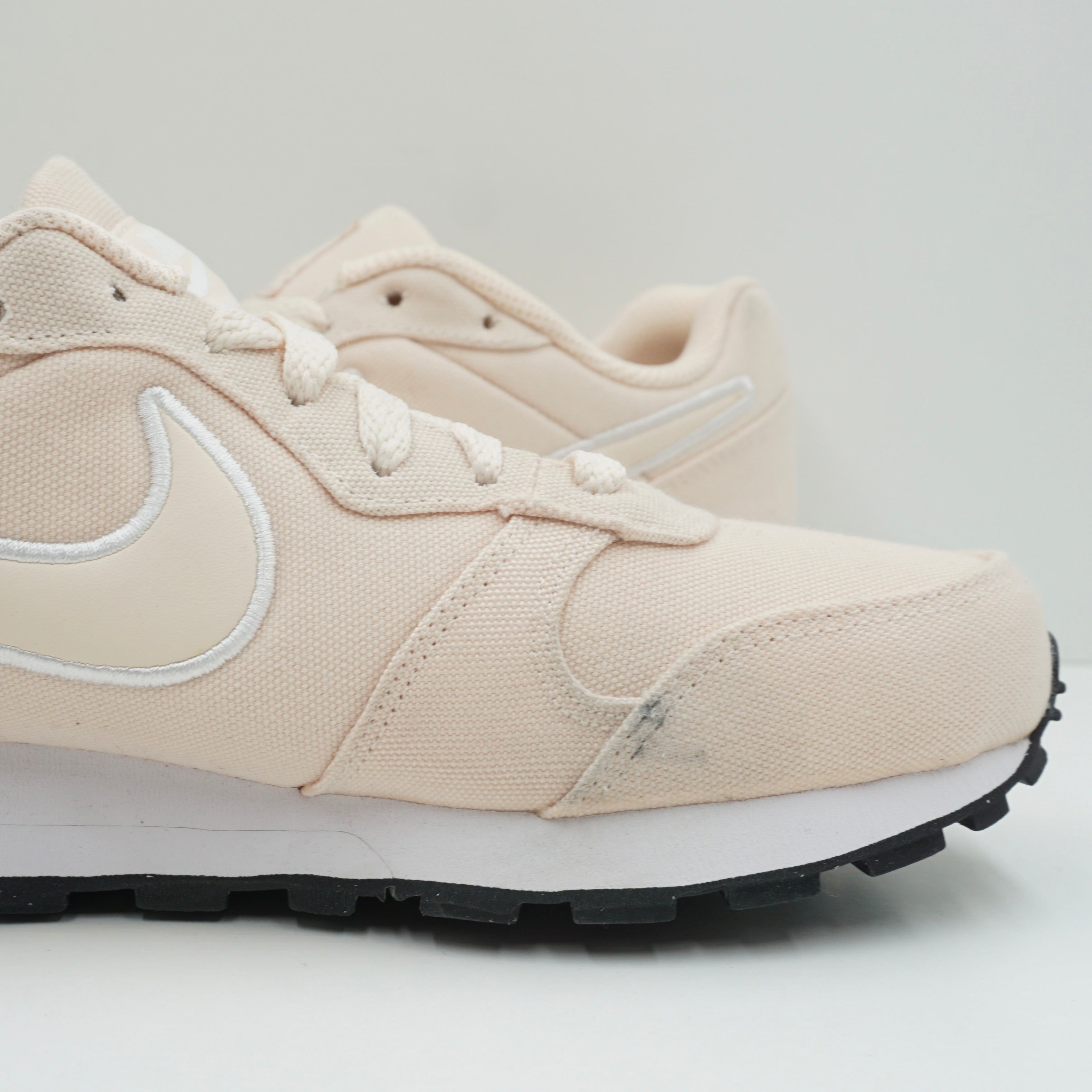 womens nike md runner 2 se