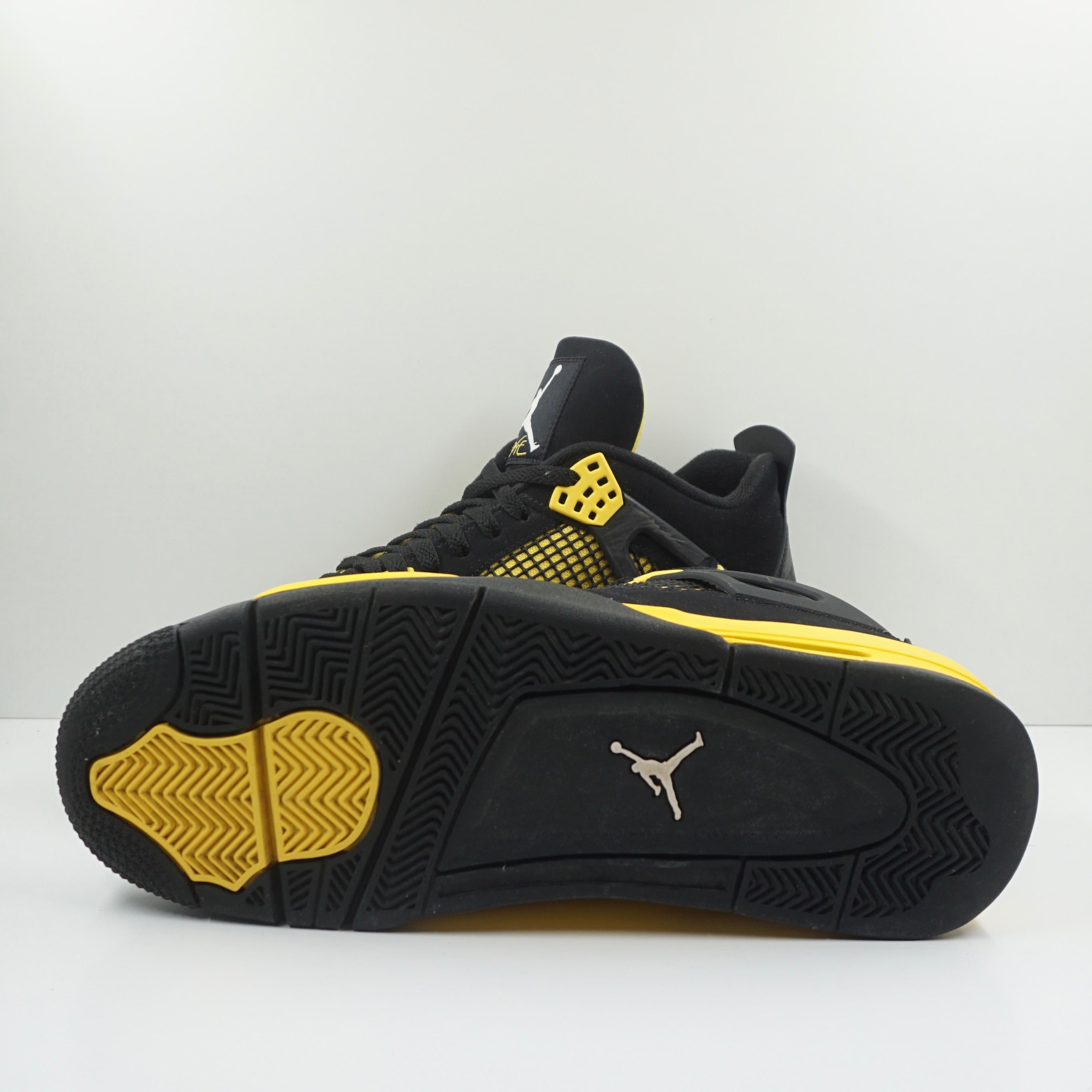 Jordan 4 Retro Thunder (2023)