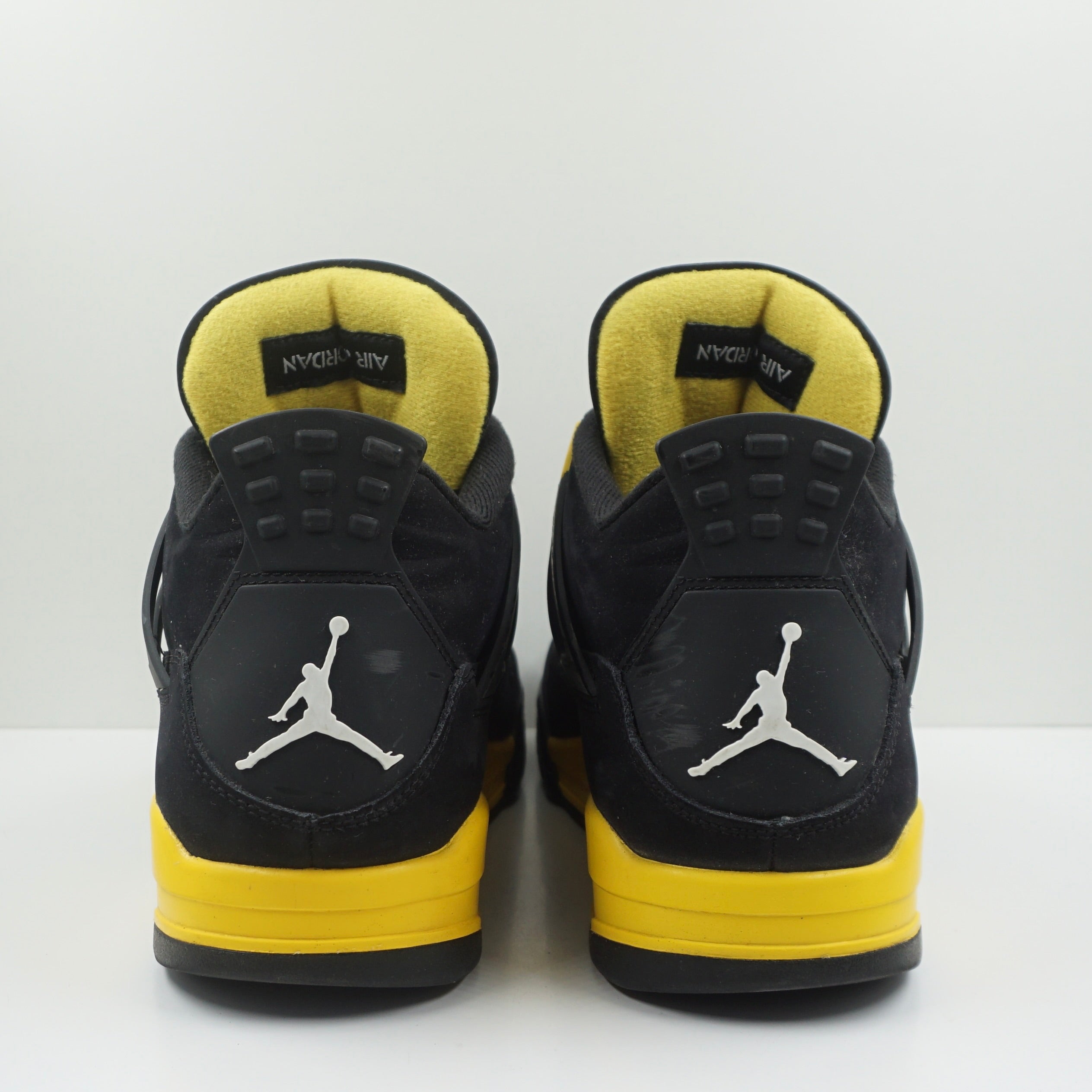 Jordan 4 Retro Thunder (2023)