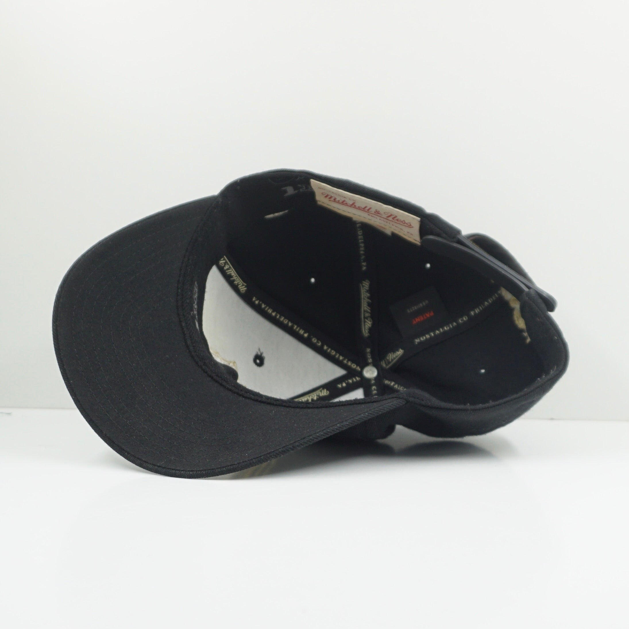 Mitchell & Ness Logo 110 Snapback Cap