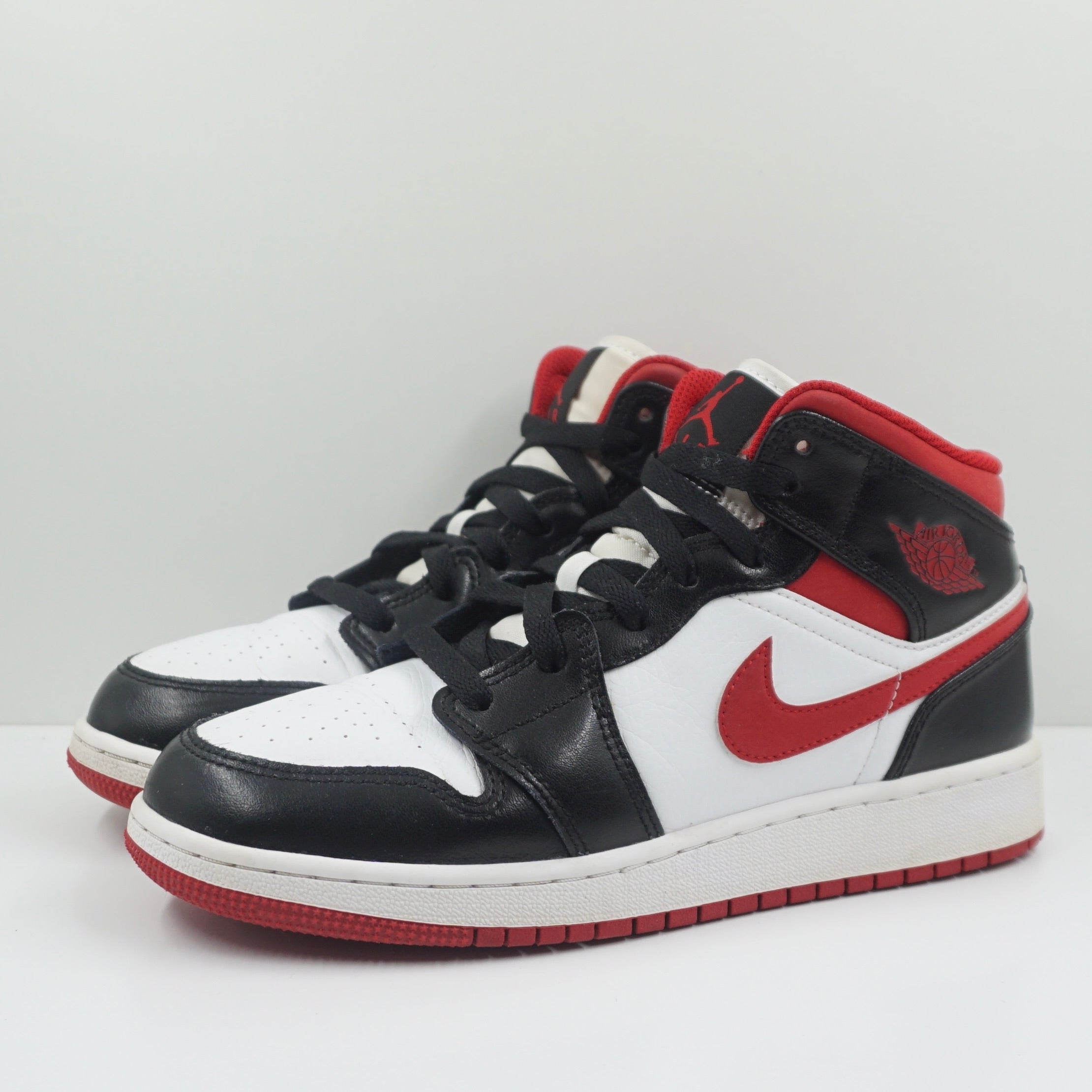Jordan 1 Mid Gym Red Black White (GS)