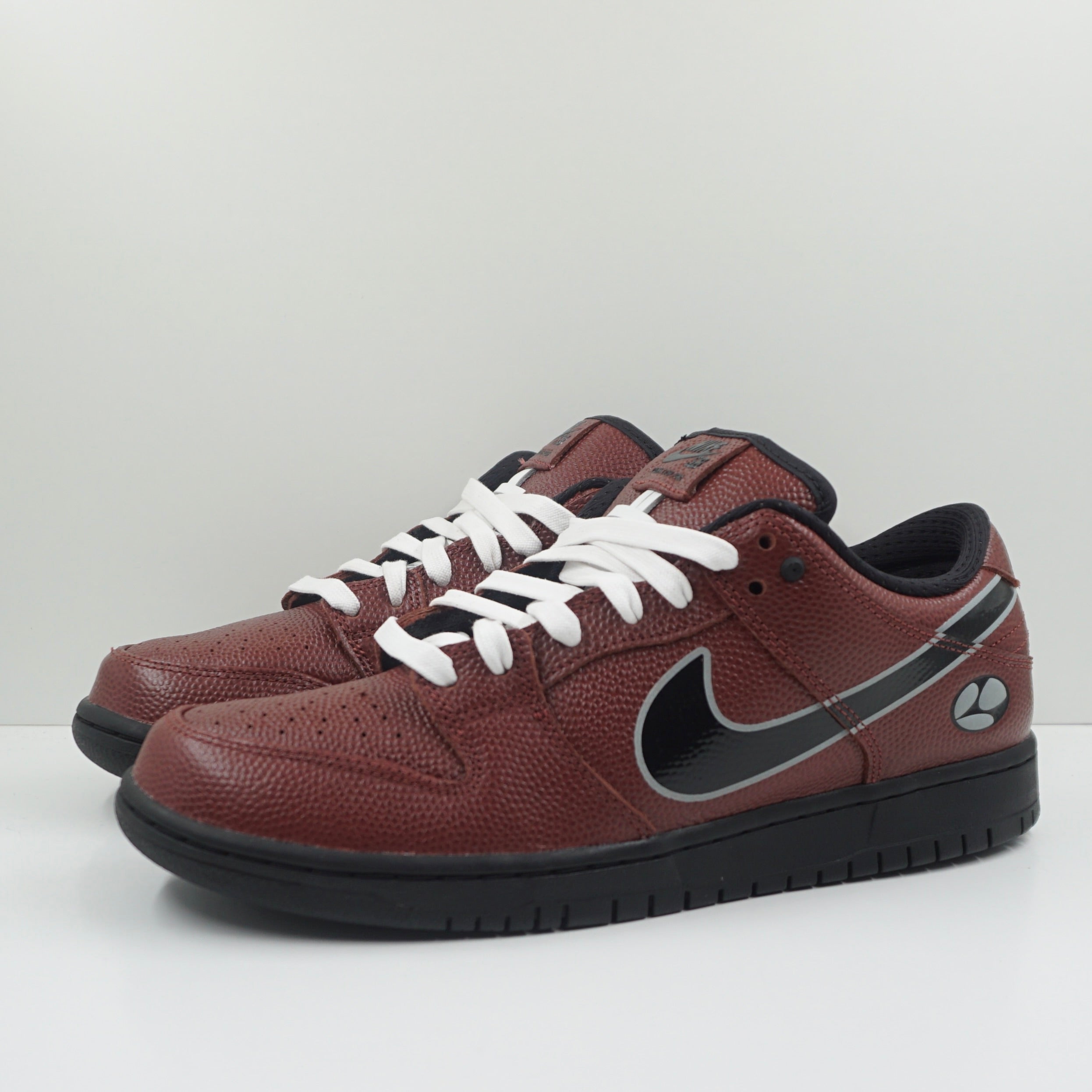 Nike SB Dunk Low Limosine Skateboards