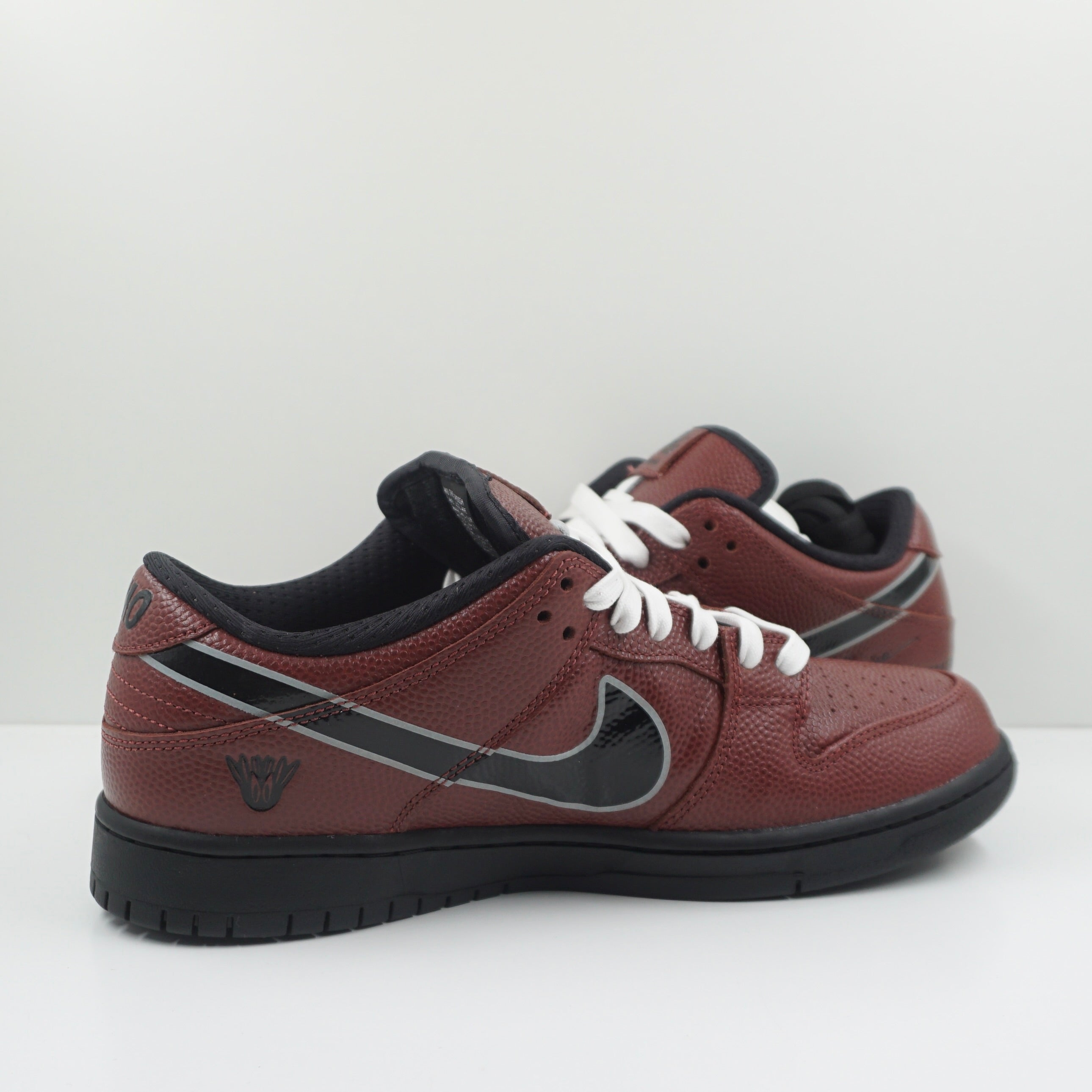 Nike SB Dunk Low Limosine Skateboards