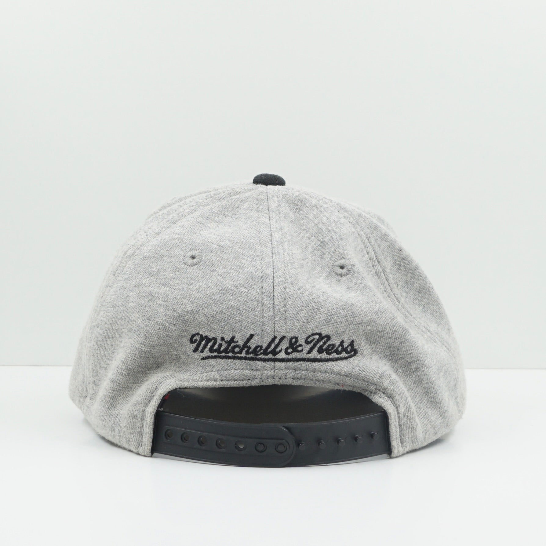 Mitchell & Ness Chicago Bulls Fleece Grey Snapback Cap