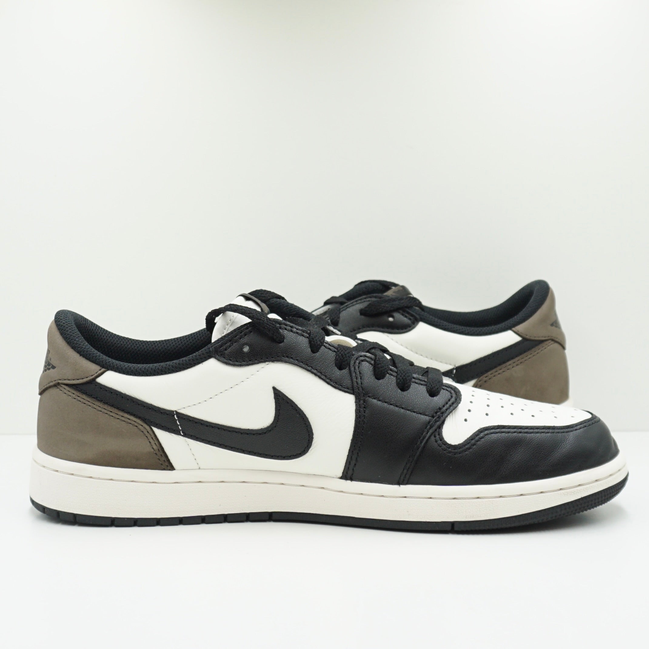 Jordan 1 Retro Low OG Mocha