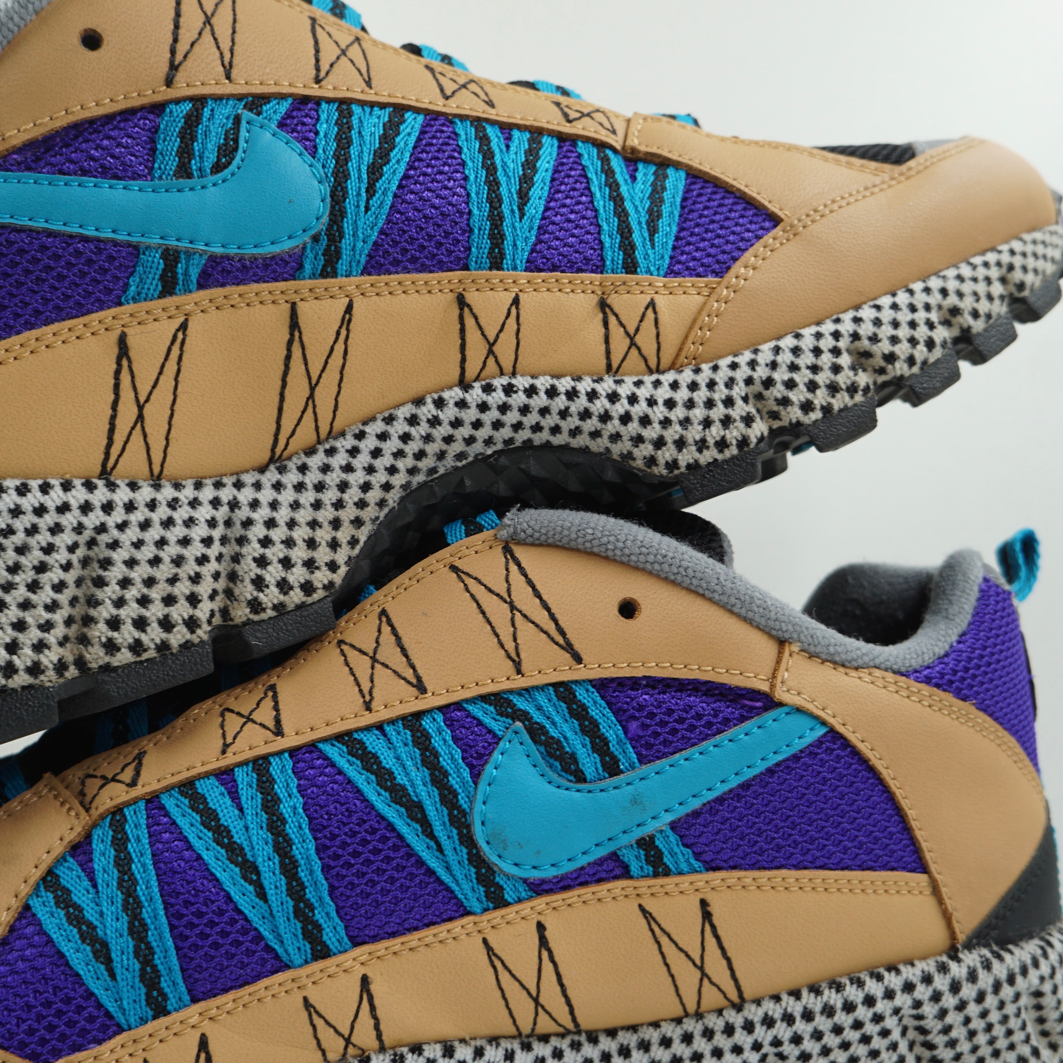 Nike Air Humara 17 Elemental Gold Neo Turquoise