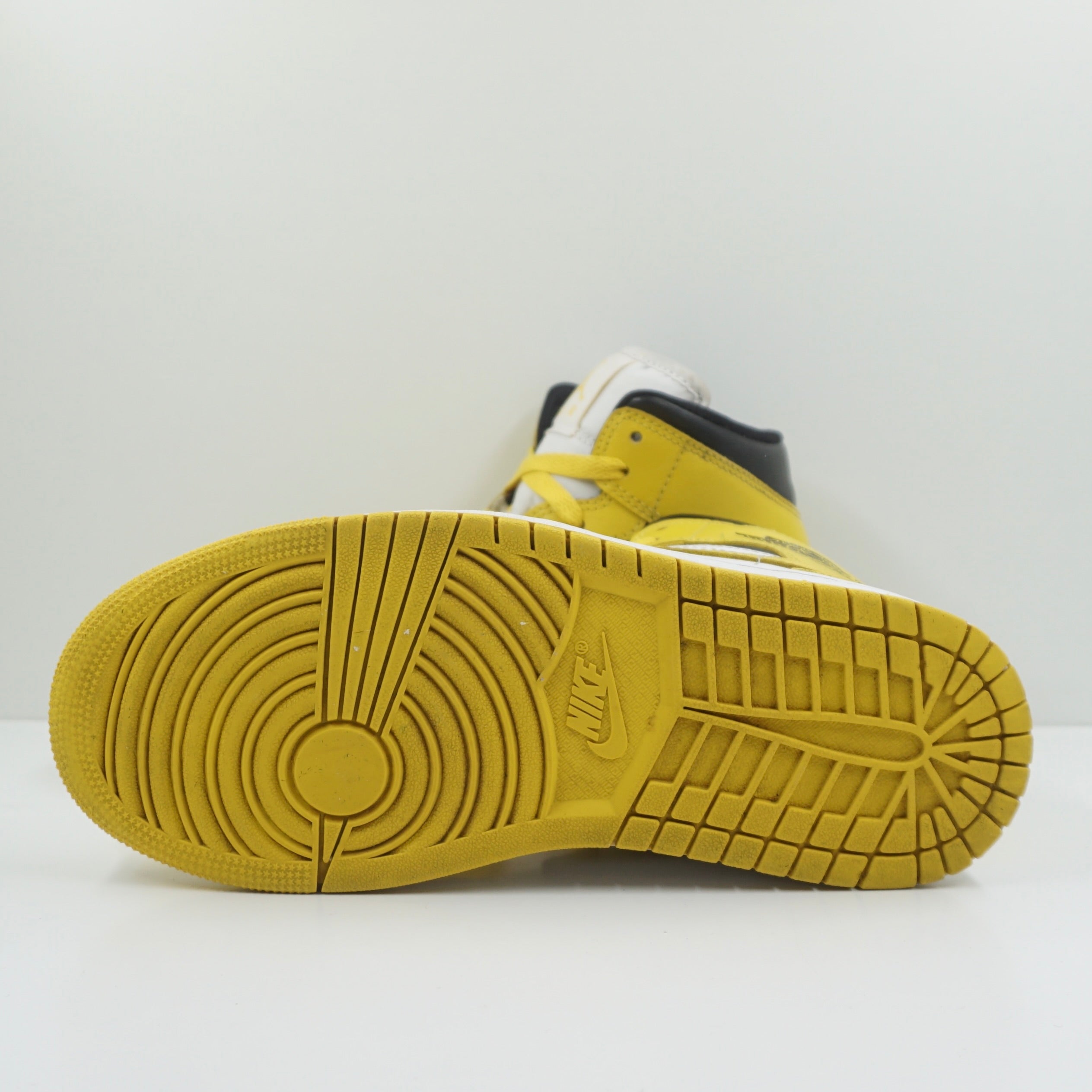 Jordan 1 Mid Vivid Sulfur (W)