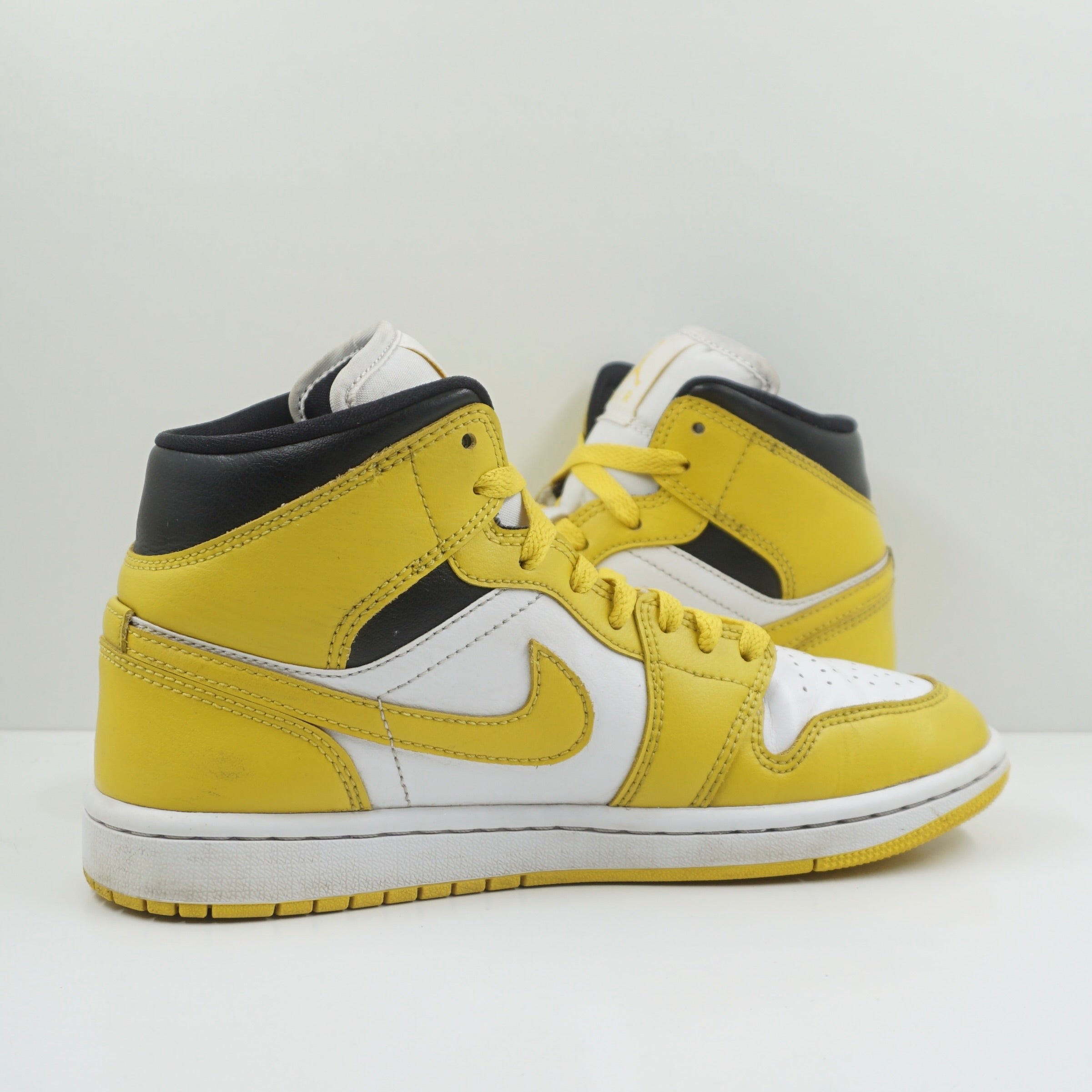 Jordan 1 Mid Vivid Sulfur (W)
