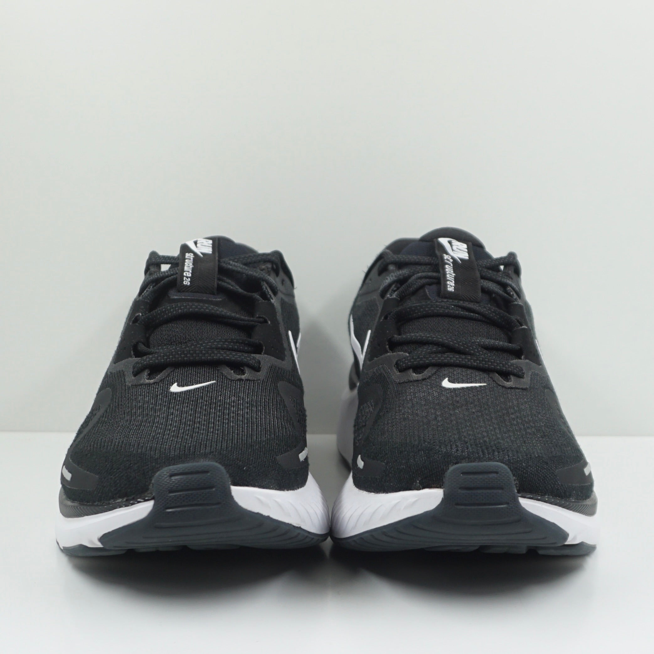 Nike Structure 26 Black White