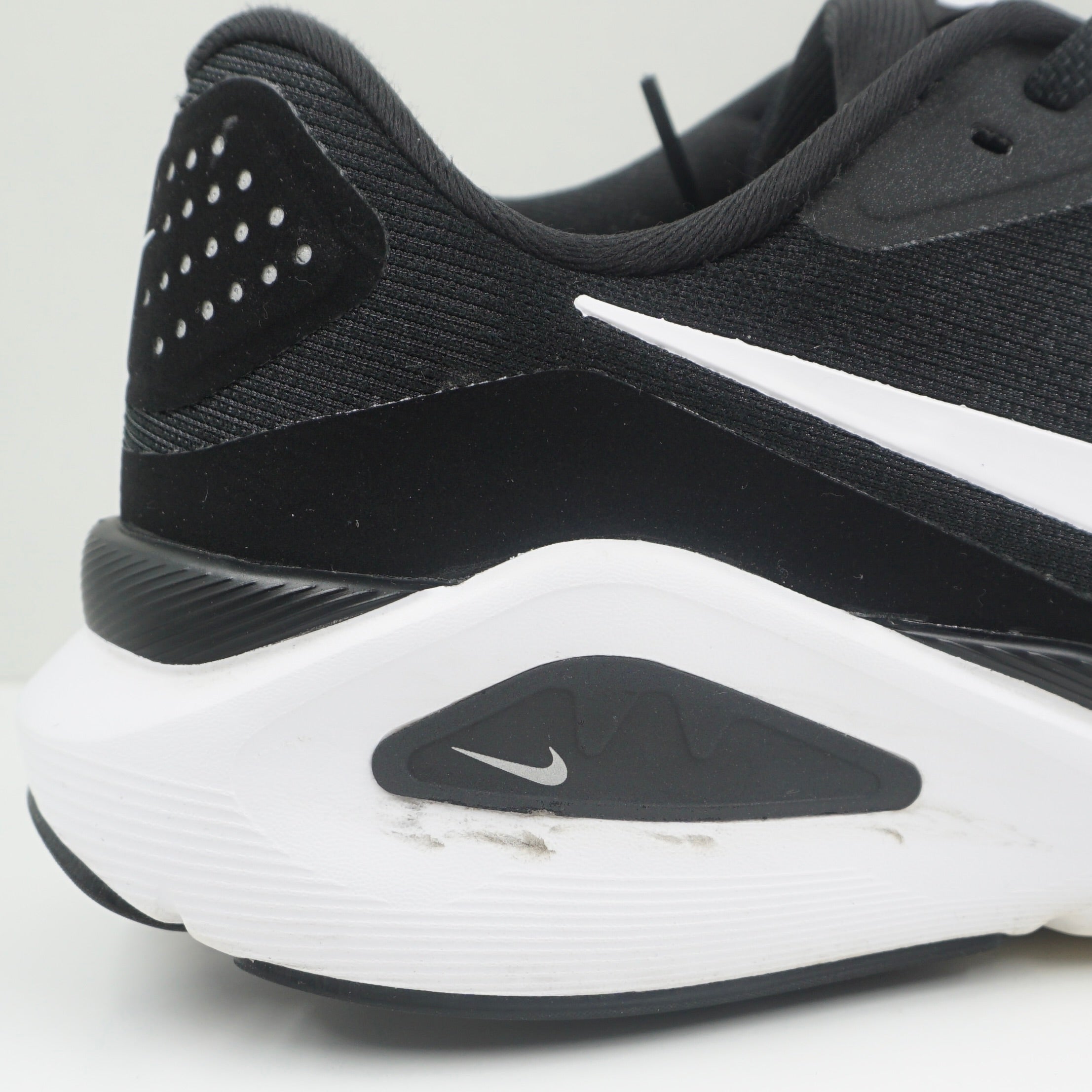 Nike Structure 26 Black White