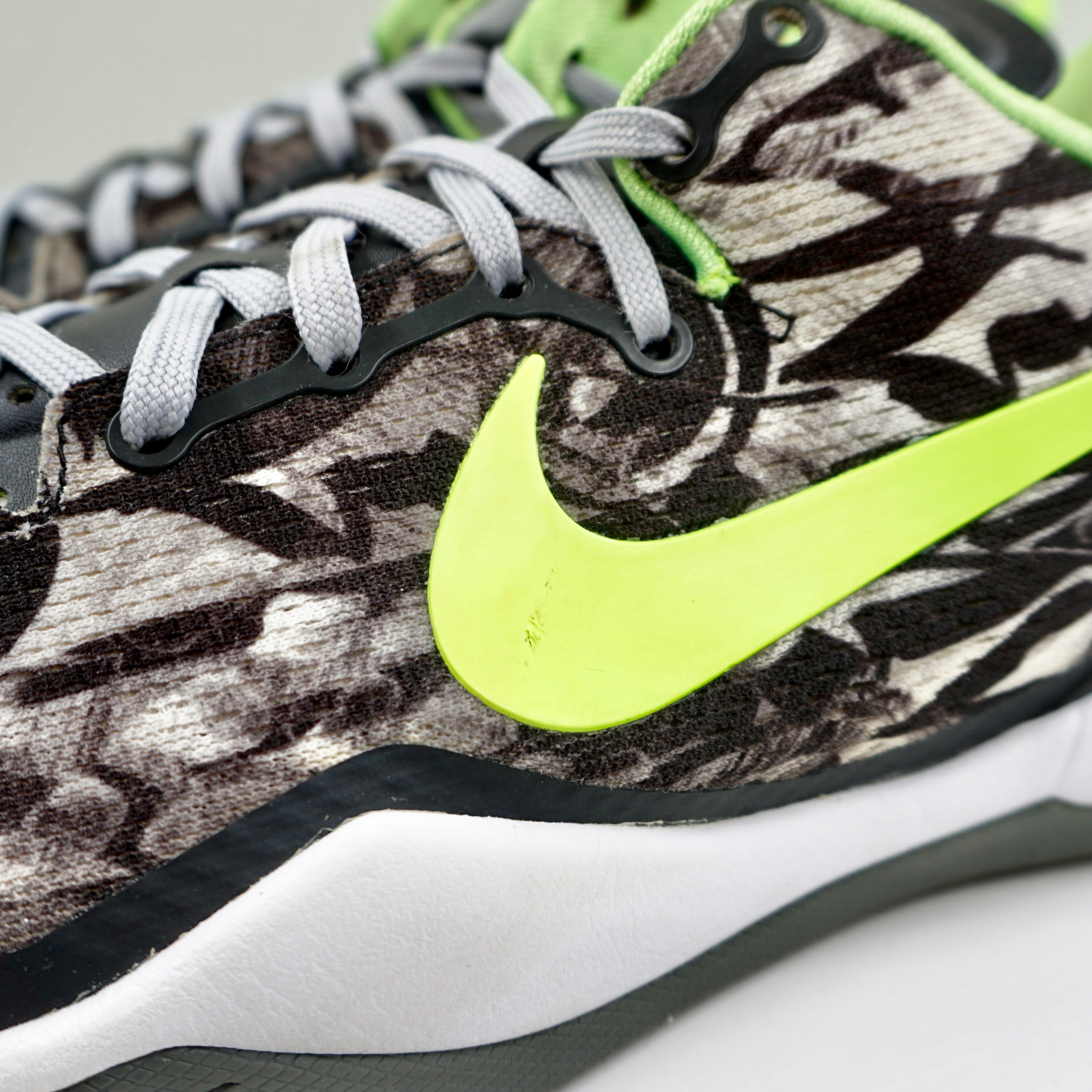 Nike Kobe 8 Graffiti