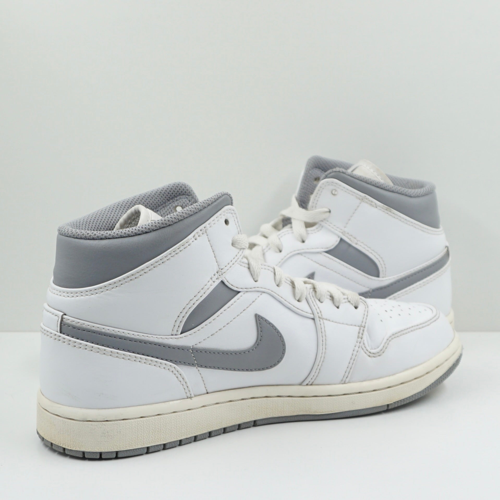 Jordan 1 Mid Neutral Grey