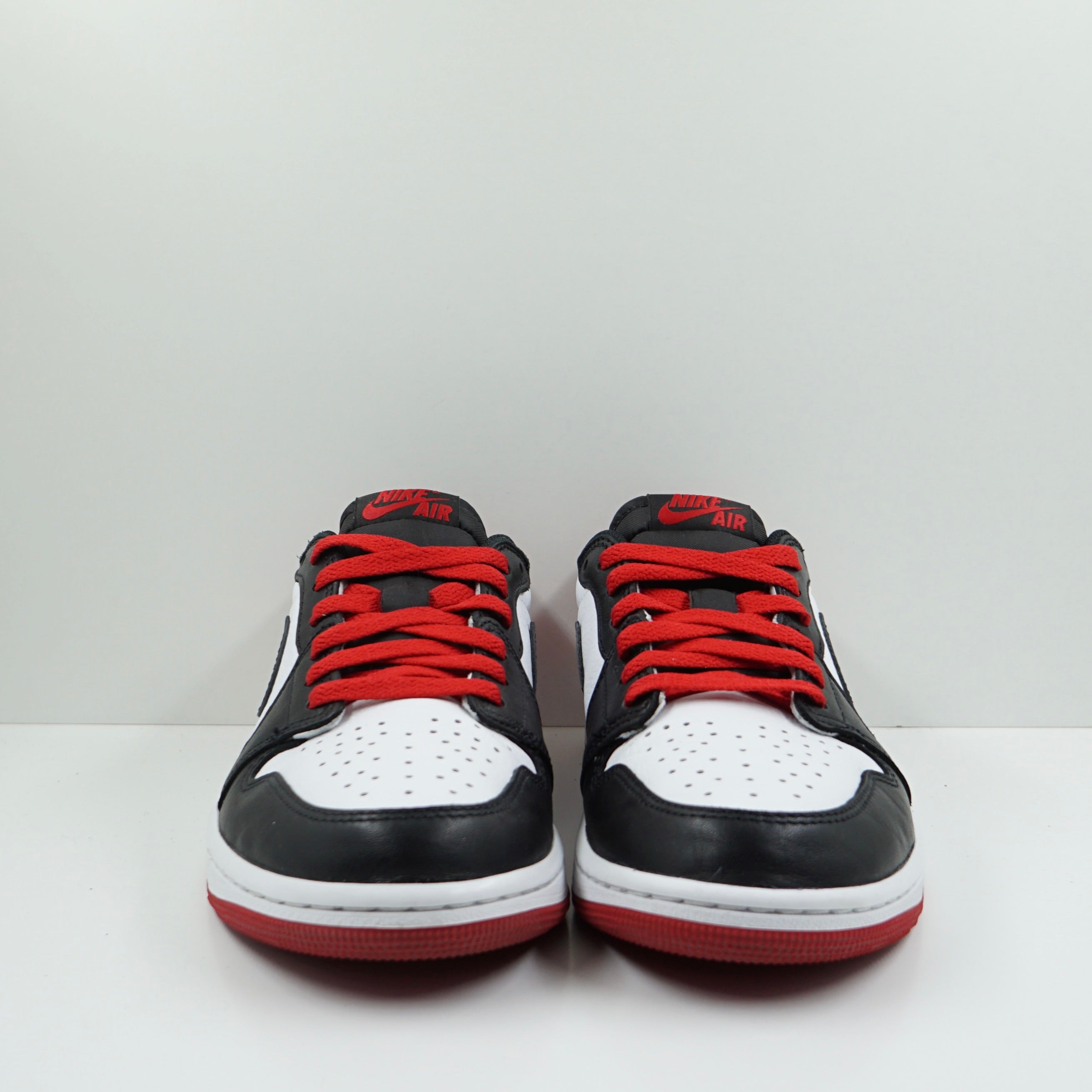 Jordan 1 Retro Low OG Black Toe (2023)