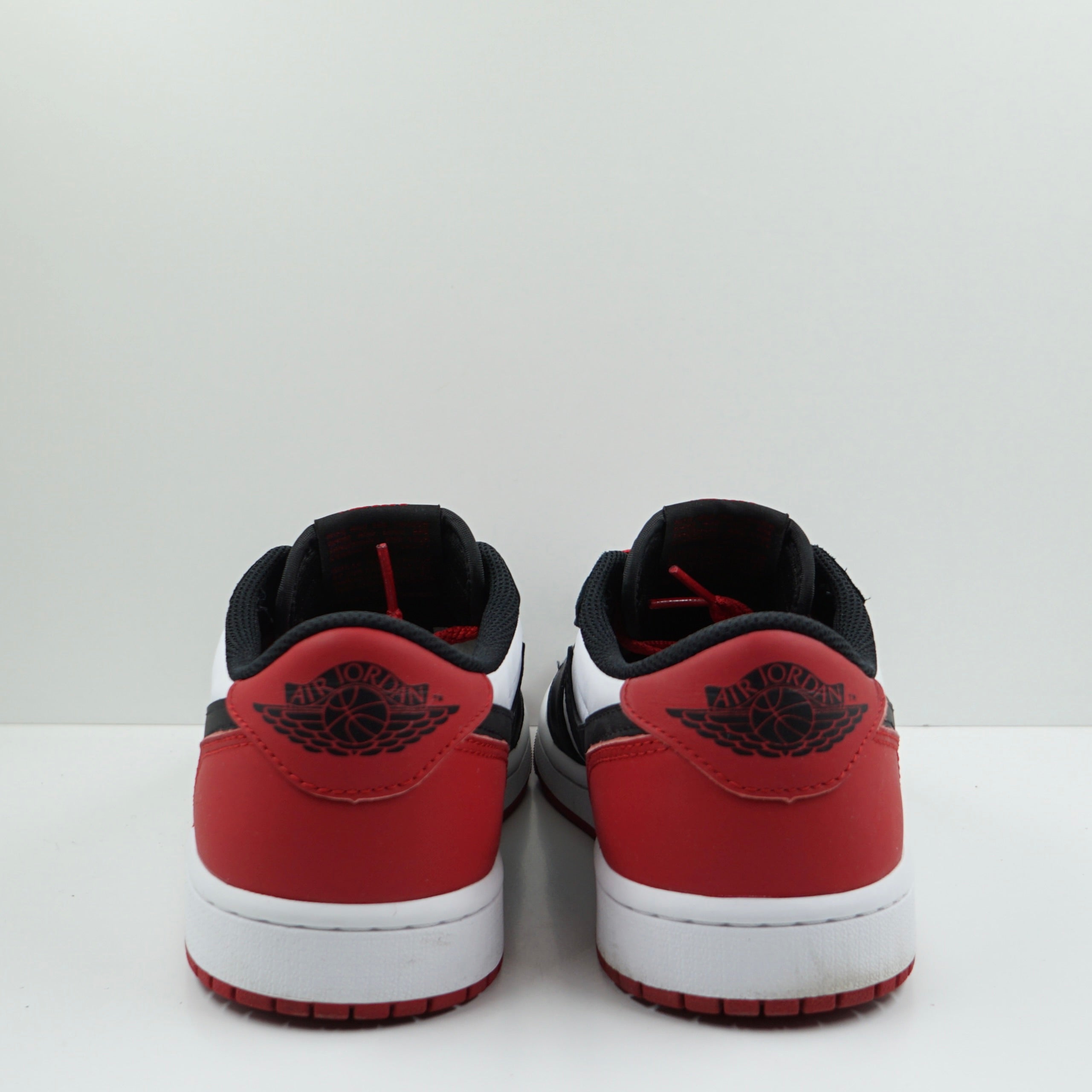 Jordan 1 Retro Low OG Black Toe (2023)