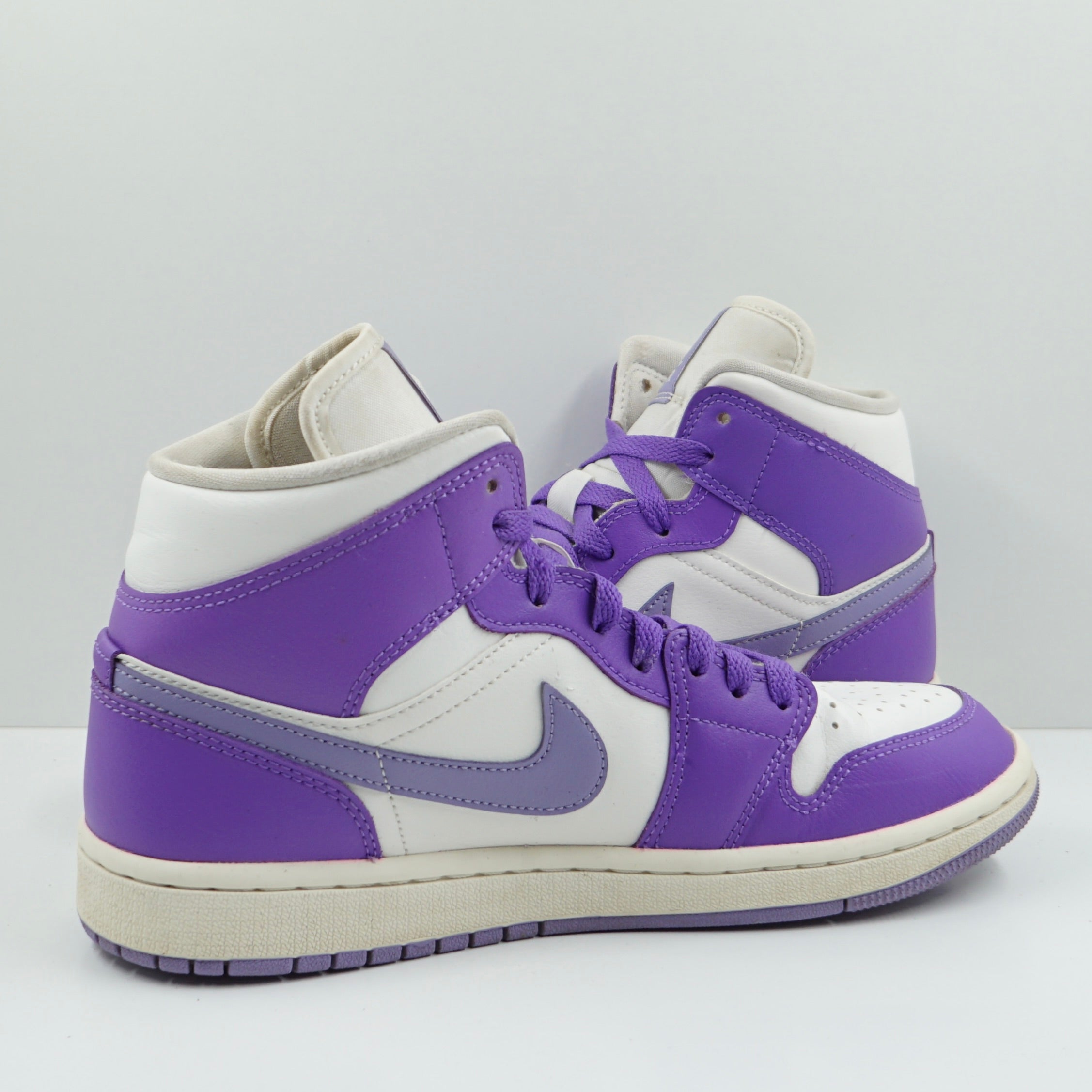 Jordan 1 Mid Action Grape (W)