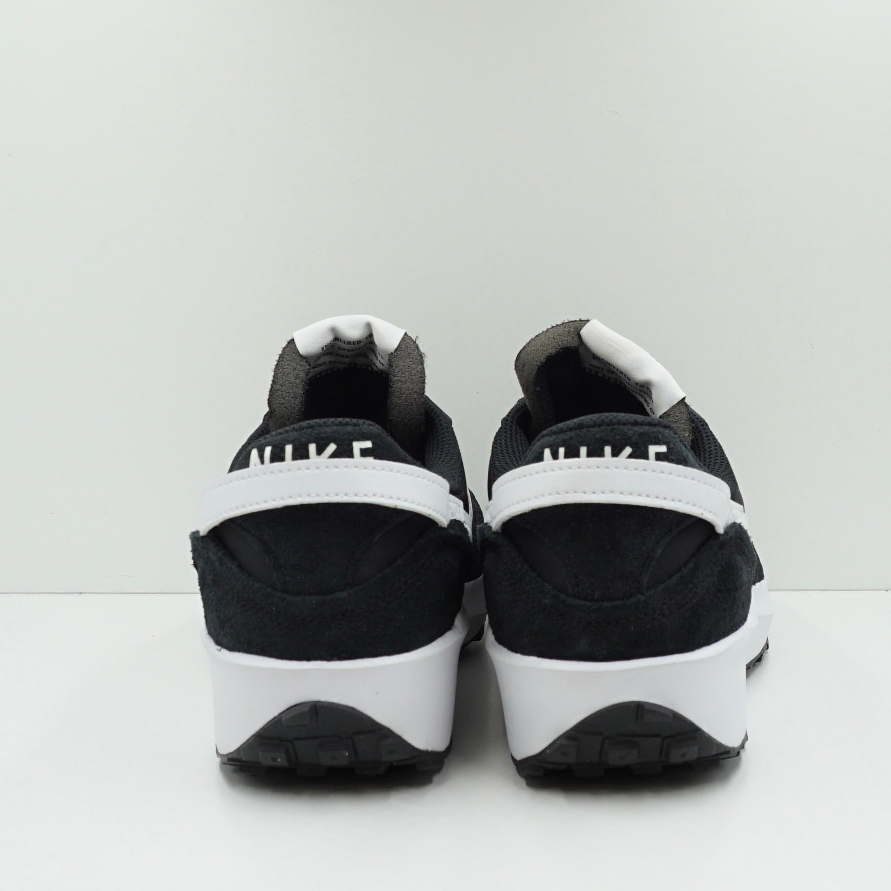 nike waffle black white