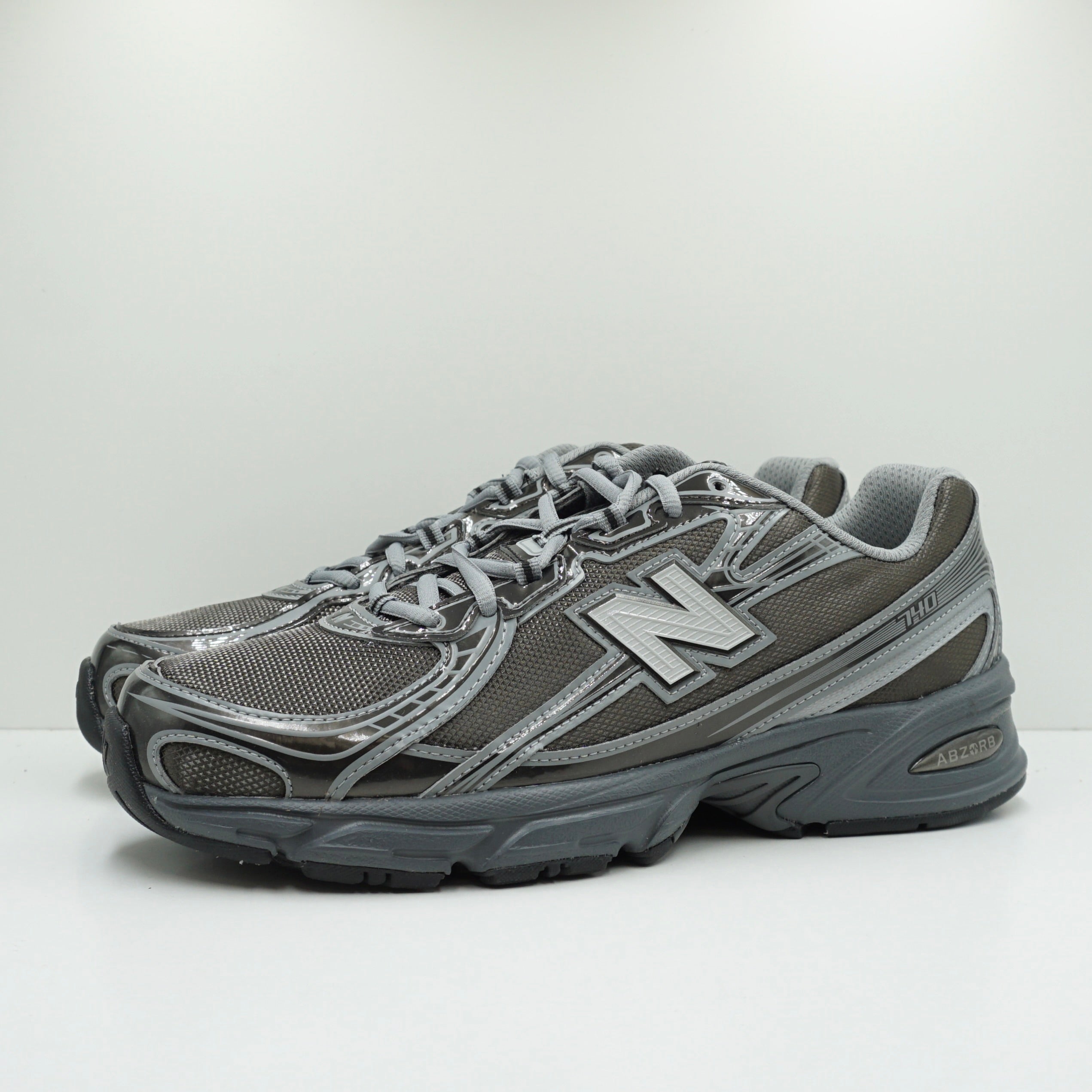 New Balance 740 Black Metallic