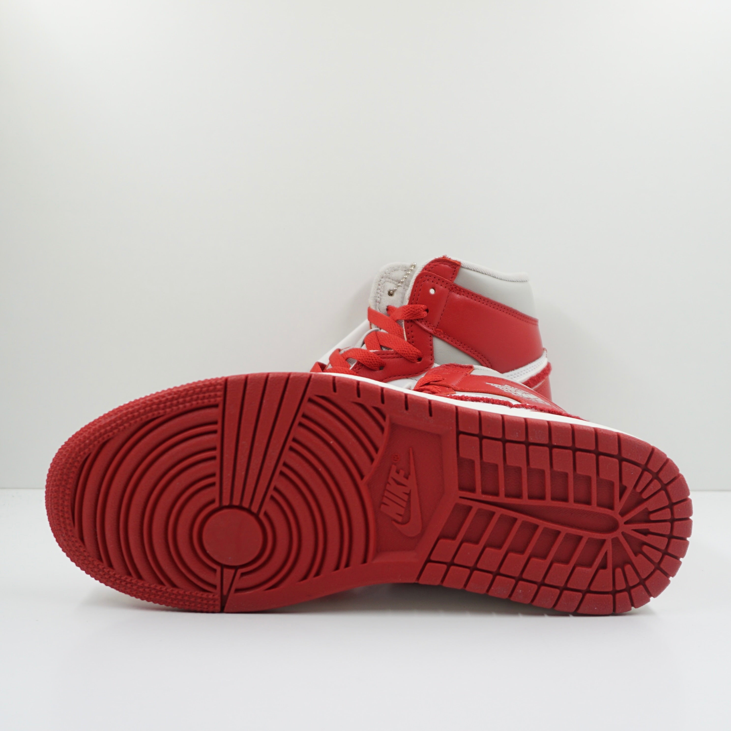 Jordan 1 Retro High OG Varsity Red (W)