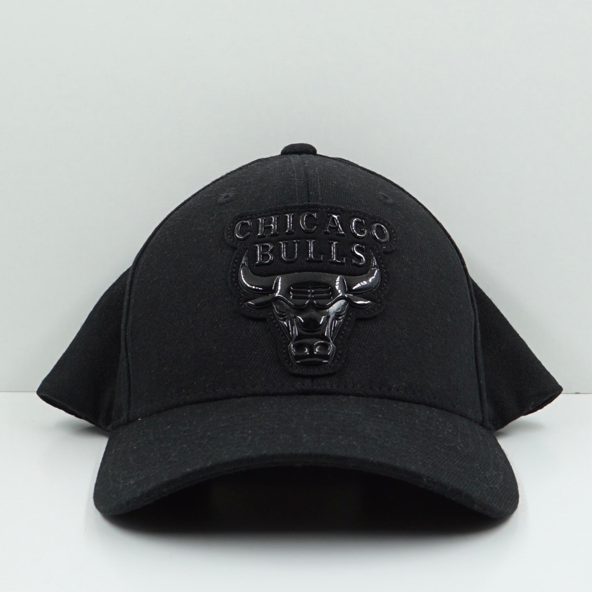 Mitchell & Ness Chicago Bulls Black FlexFit Snapback Cap